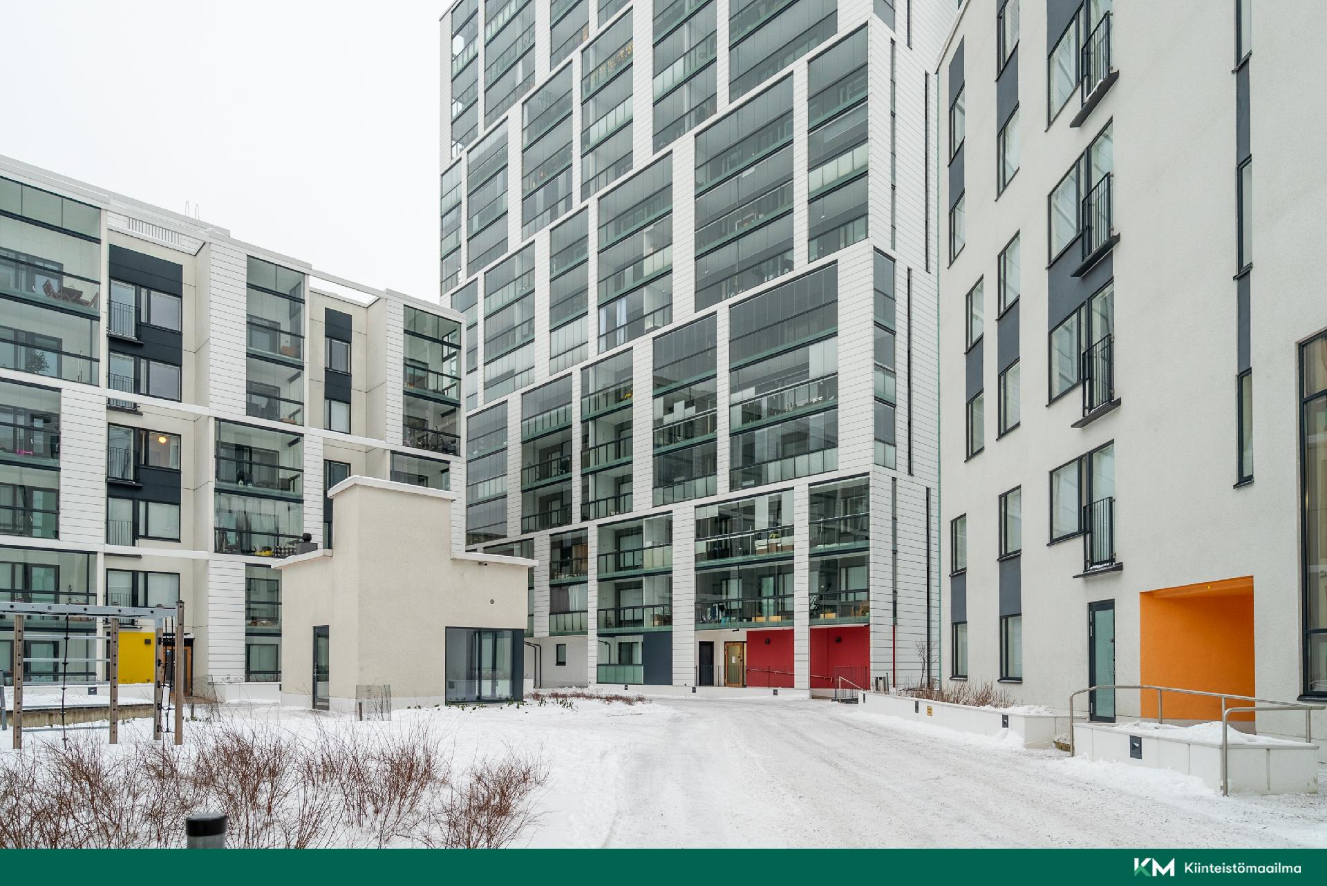 Sisäpihalta julkisivu