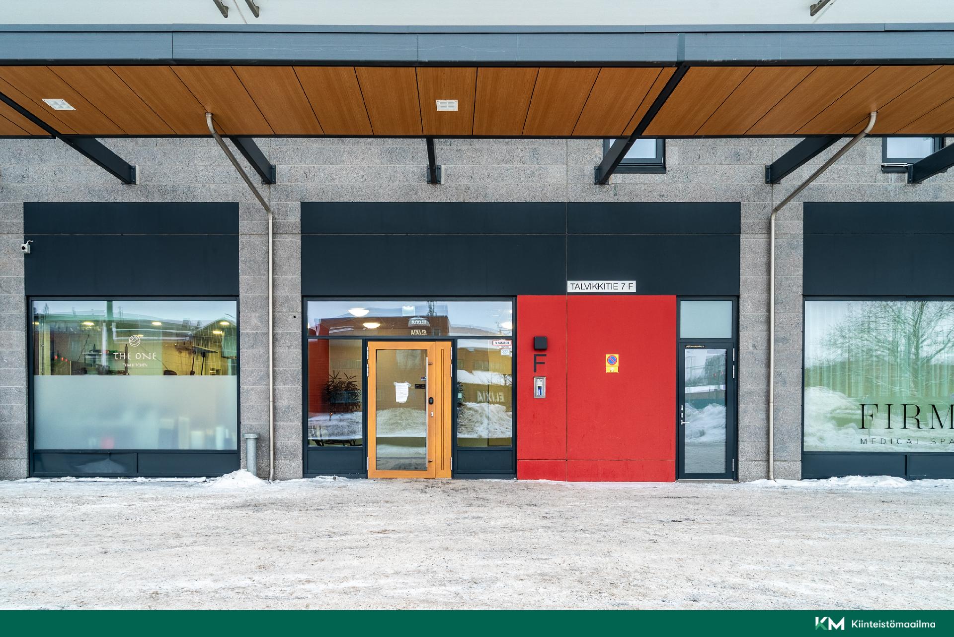 Sisääntuloaula ulkooltapäin