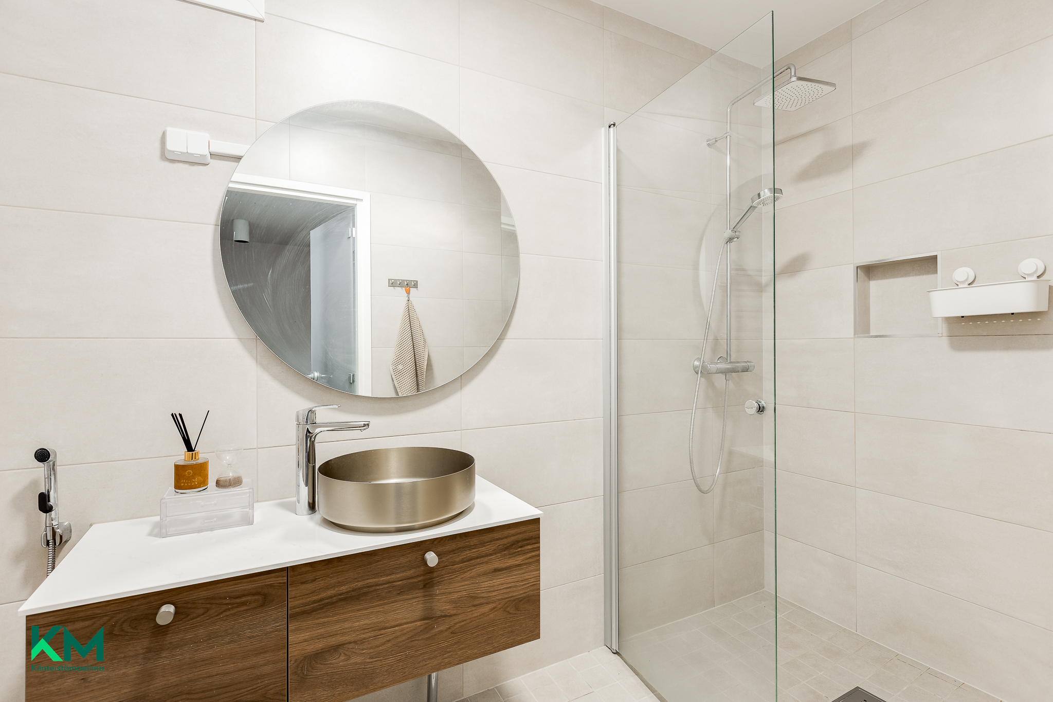 Yläkerran wc ja suihku