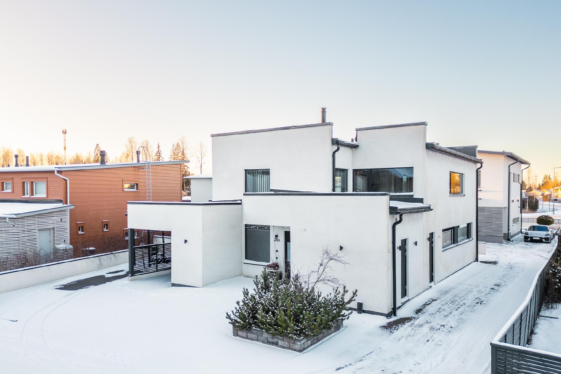 Rubiinikehä 25, Kivistö, Vantaa