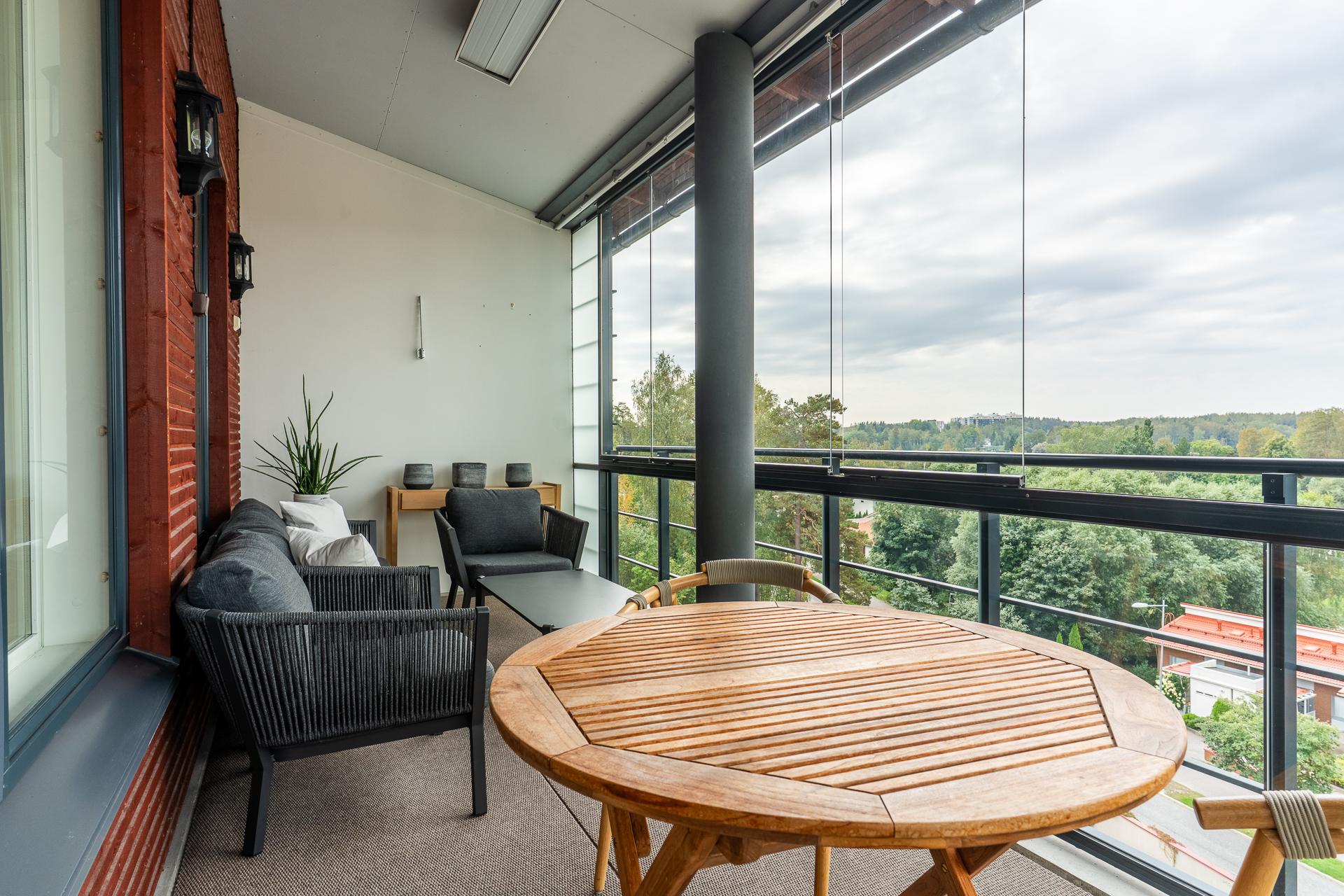 Ison terassin voi kalustaa monin tavoin