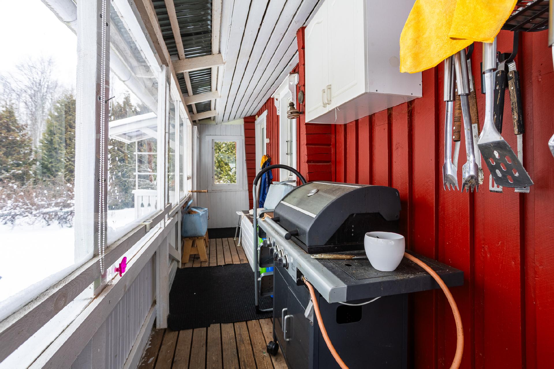 Lasitettu, katettu terassi