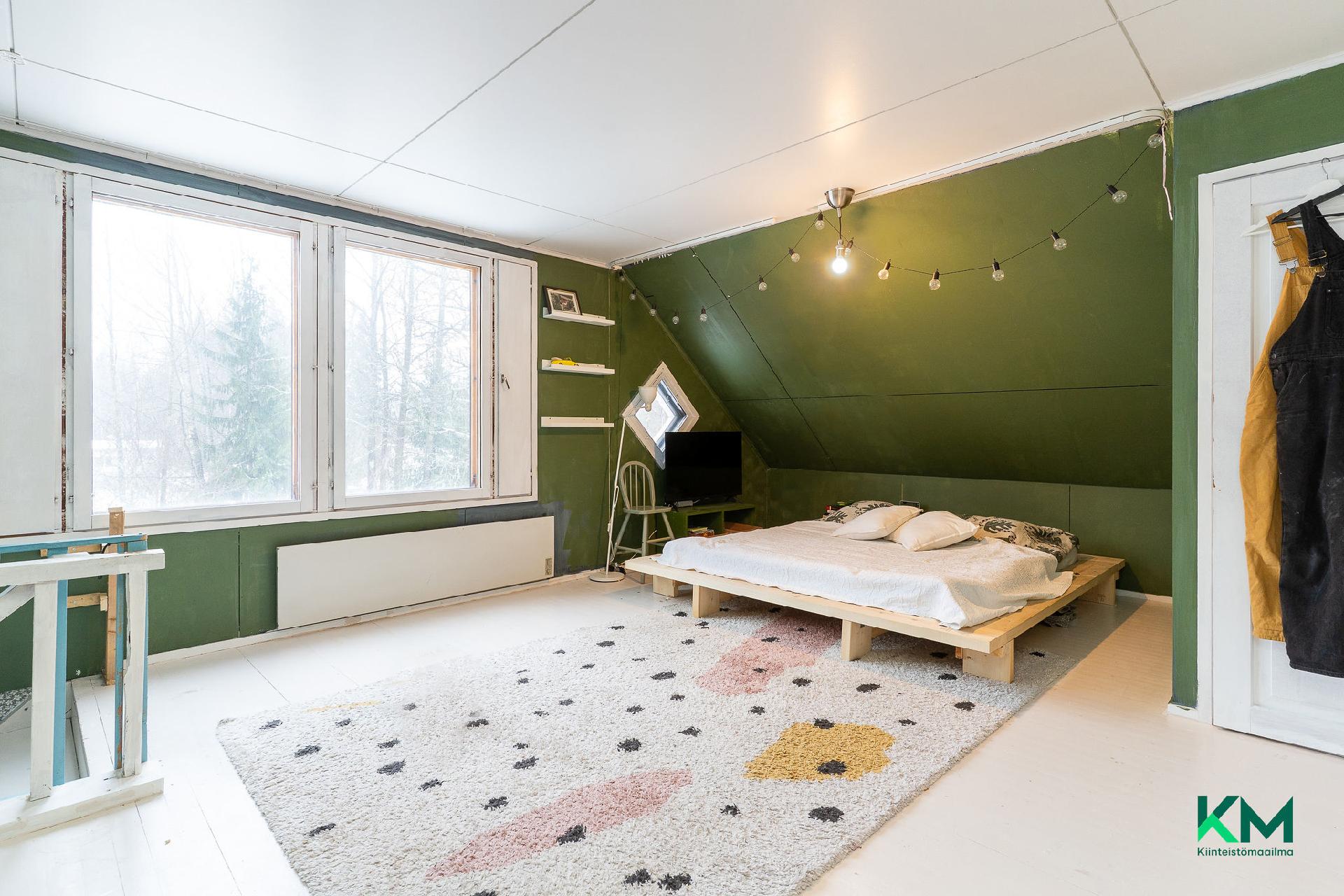 Valoisa yk:n aulatila/mh