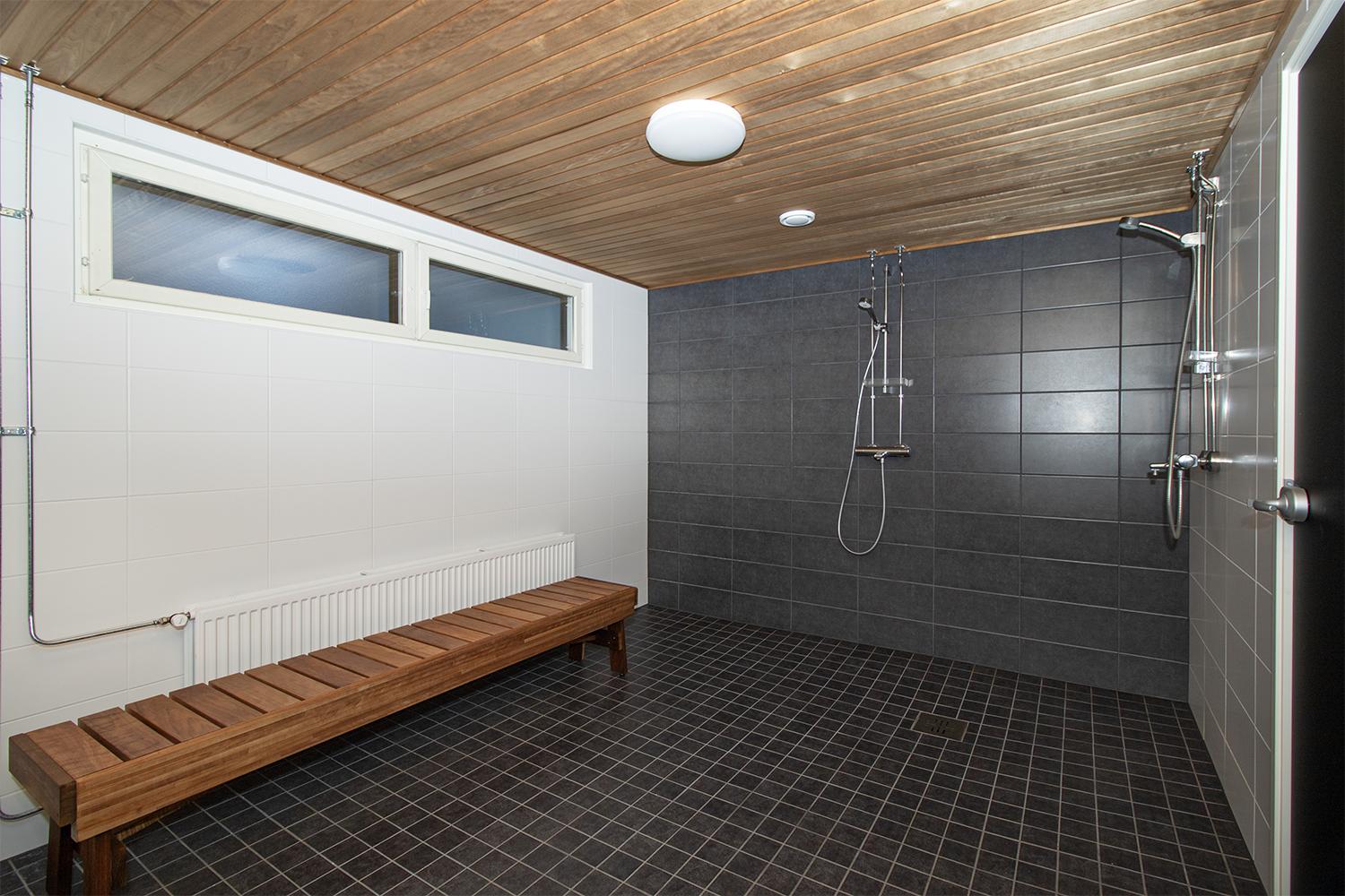 Taloyhtiön saunatilat myös remontoitu LVIS saneerauksen yhteydessä.