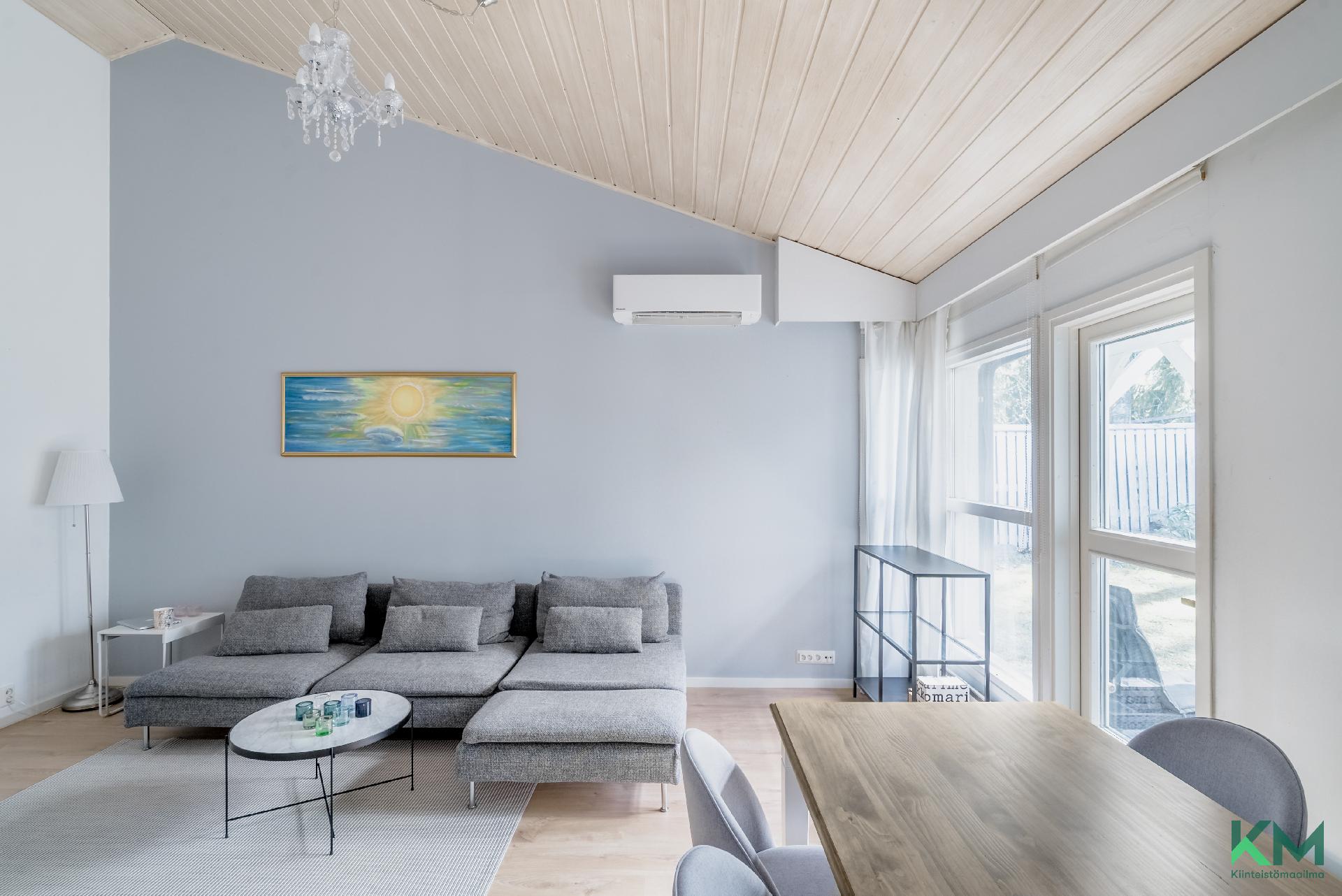 Huonekorkeus nousee 4,20 m.