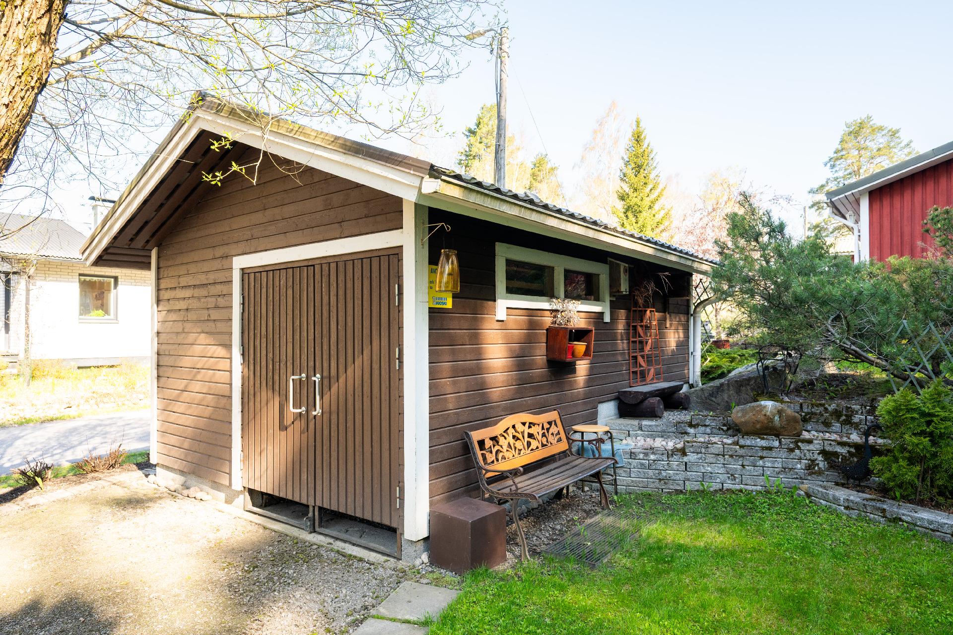 Asiakkaalta saatu kuva, varasto