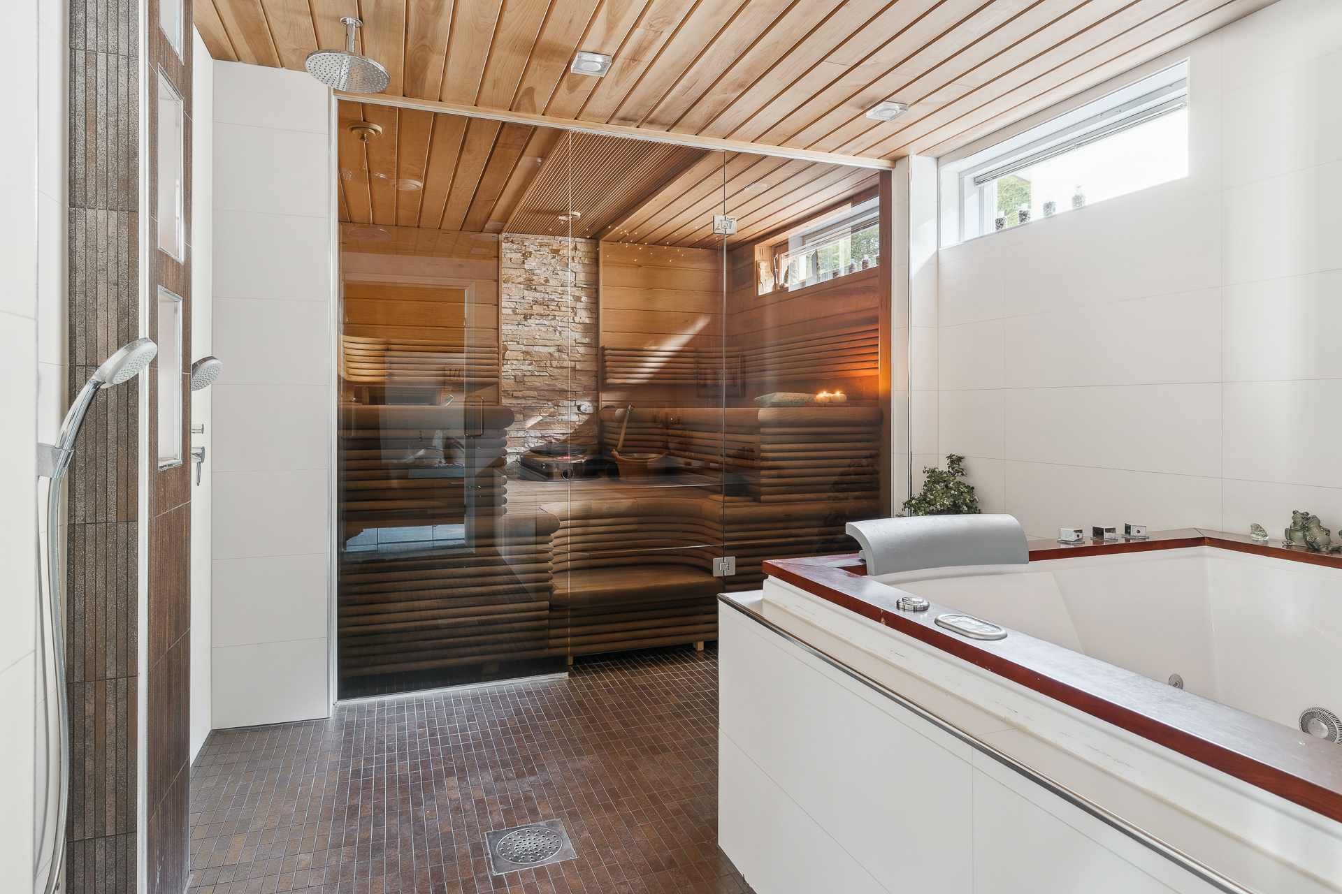 Kortesuontie 5, Tapanila, Helsinki