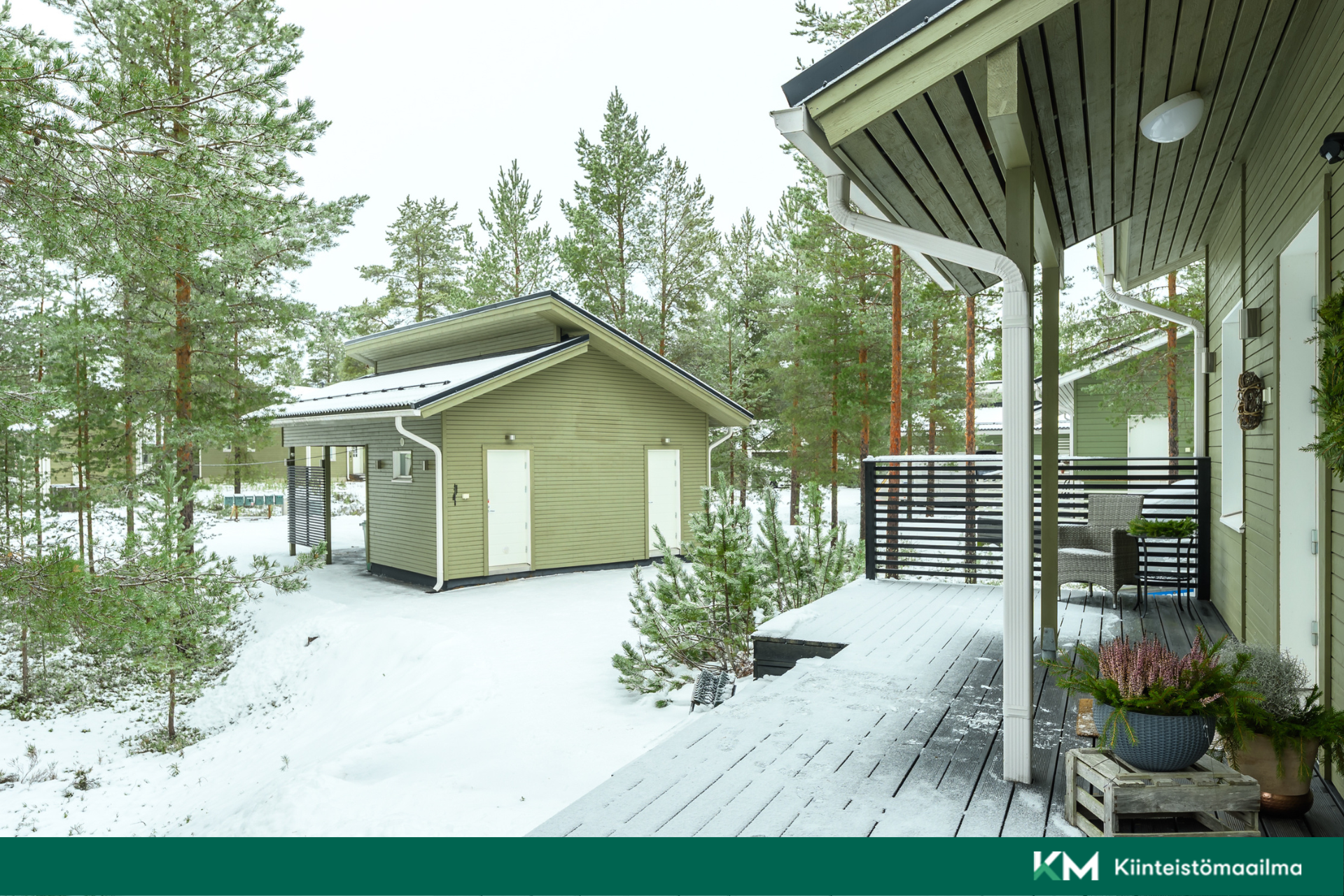 Talousrakennuksessa 2 lämmintä varastoa