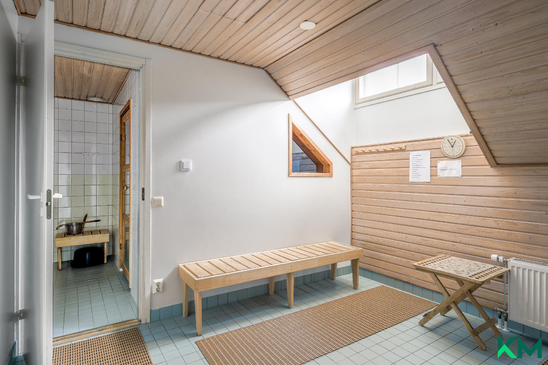 Taloyhtiön ullakkosauna