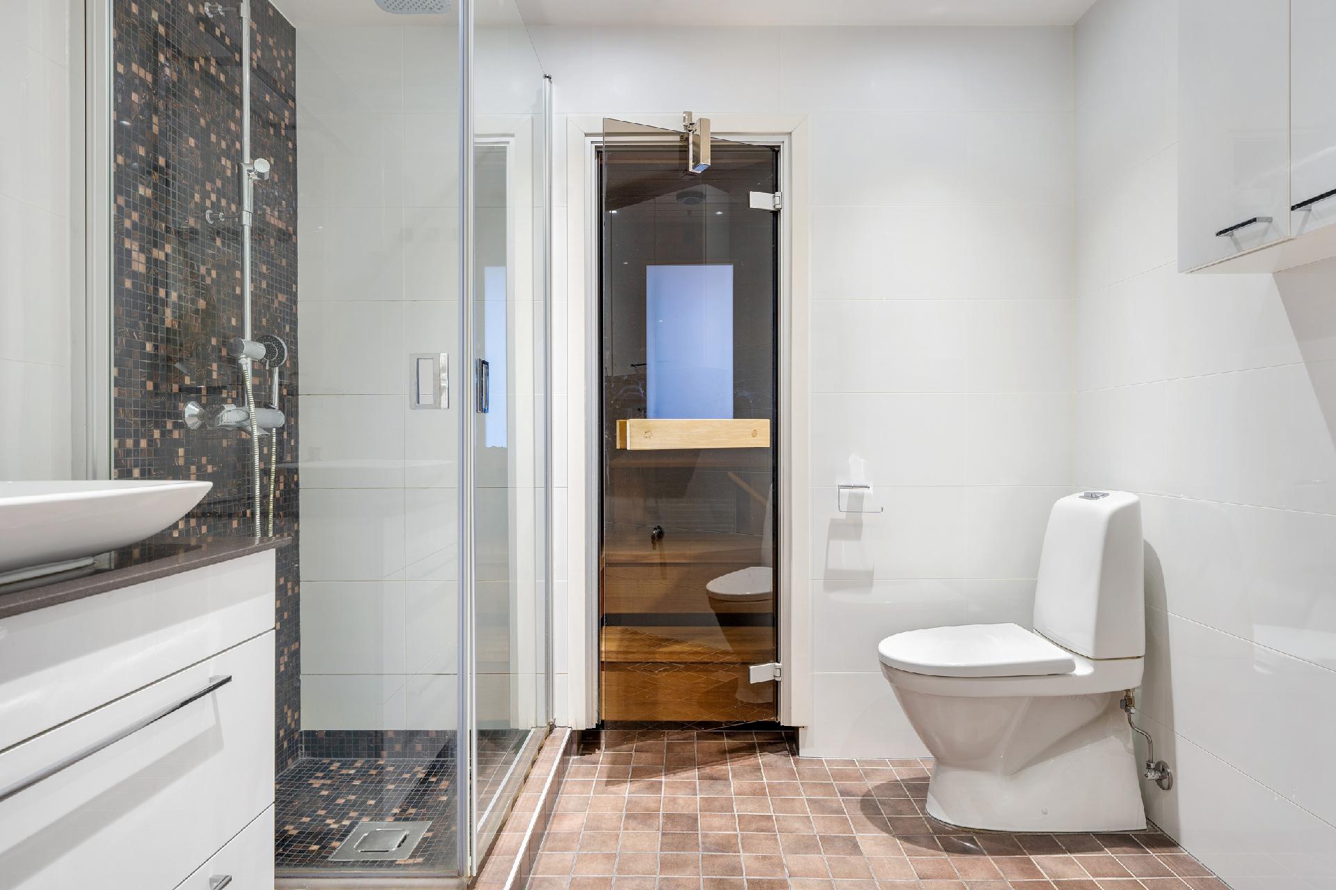 Kruunuvuorenkatu 1, Katajanokka, Helsinki