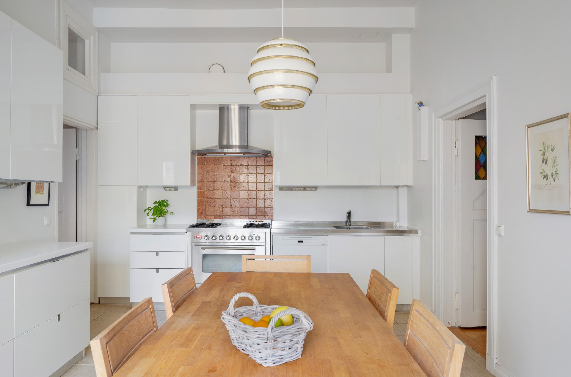 Kruunuvuorenkatu 1, Katajanokka, Helsinki