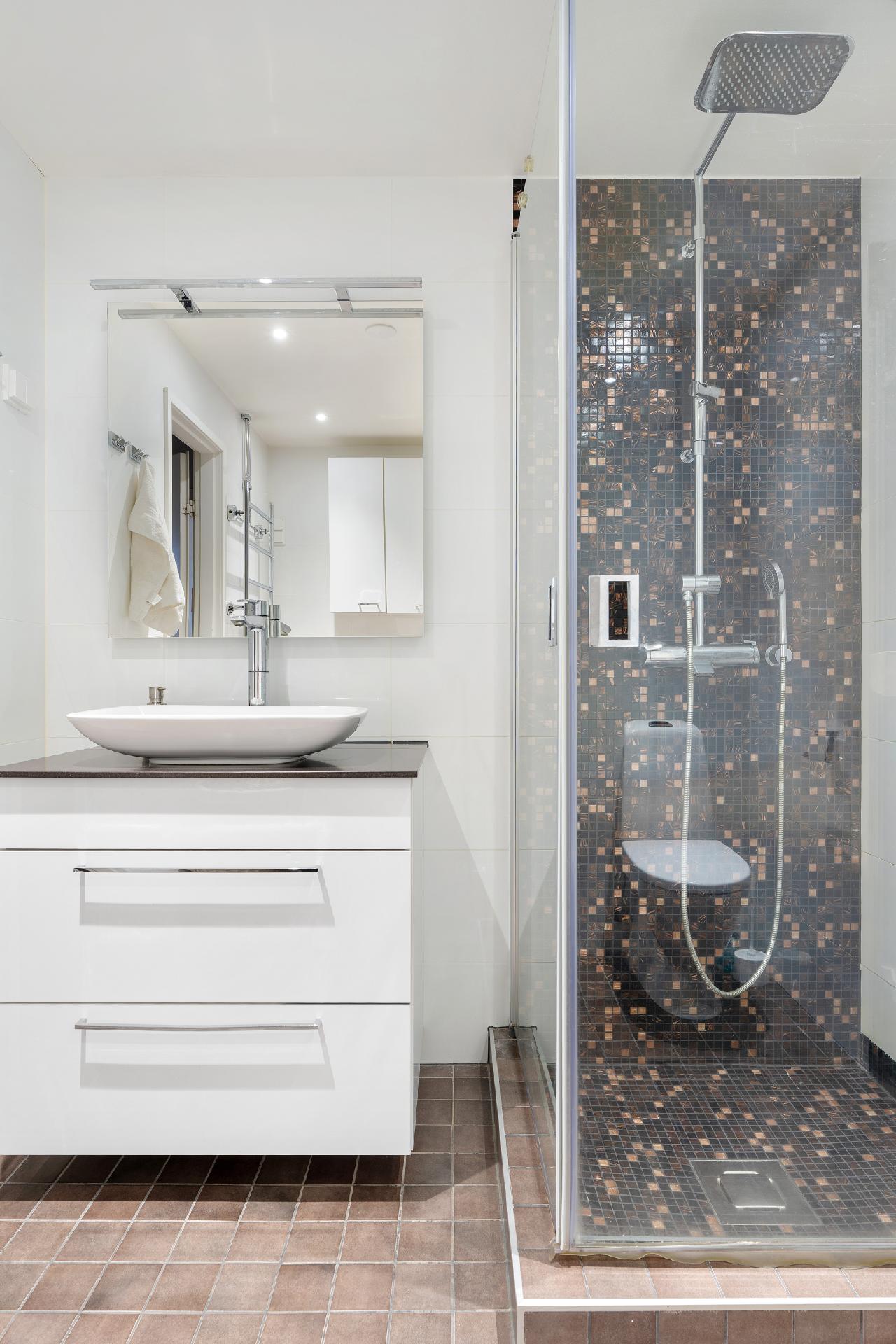 Kruunuvuorenkatu 1, Katajanokka, Helsinki