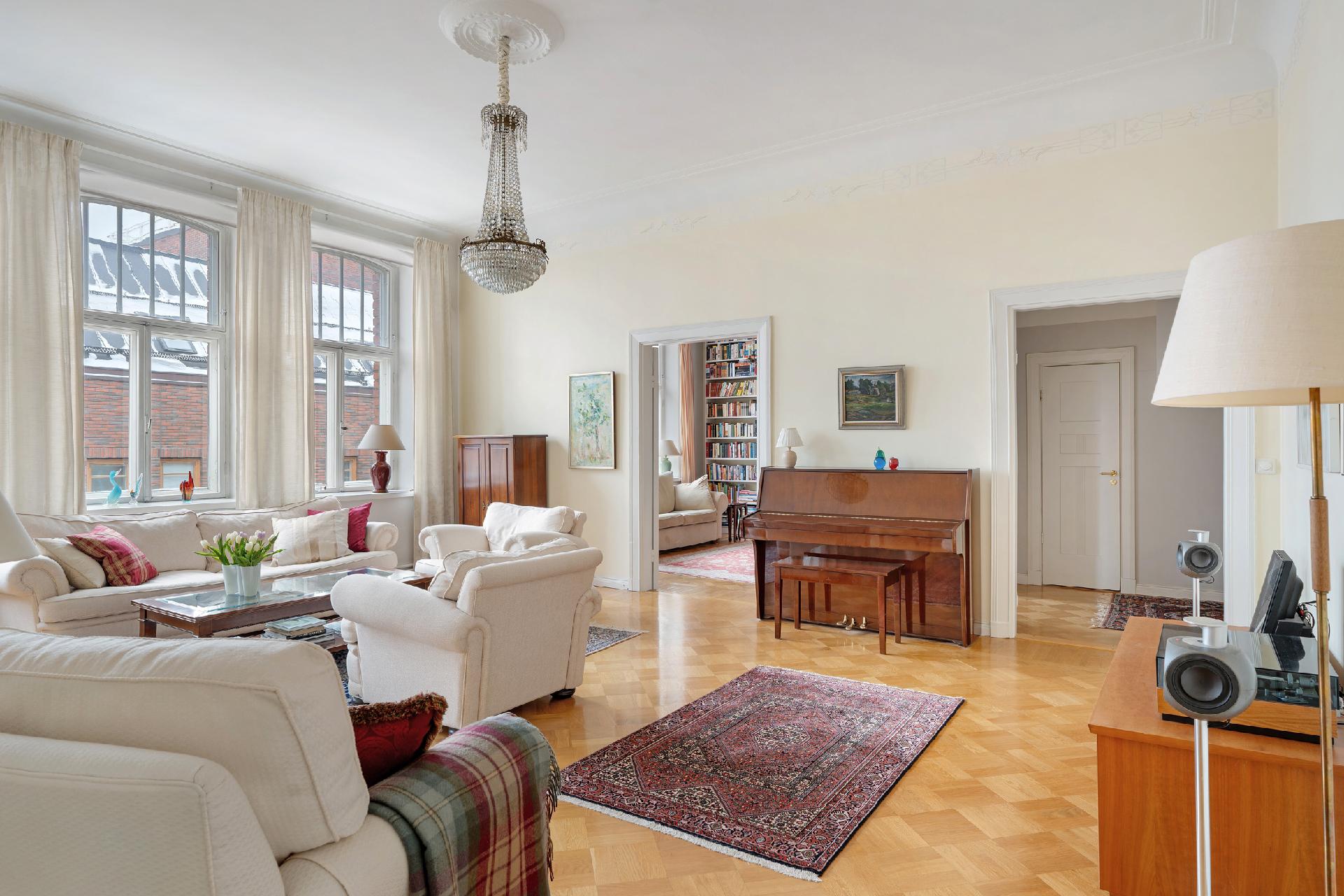 Kruunuvuorenkatu 1, Katajanokka, Helsinki