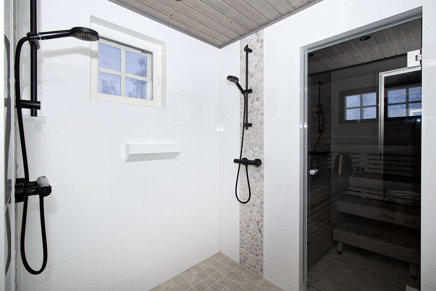 vierestalon kylpyhuone