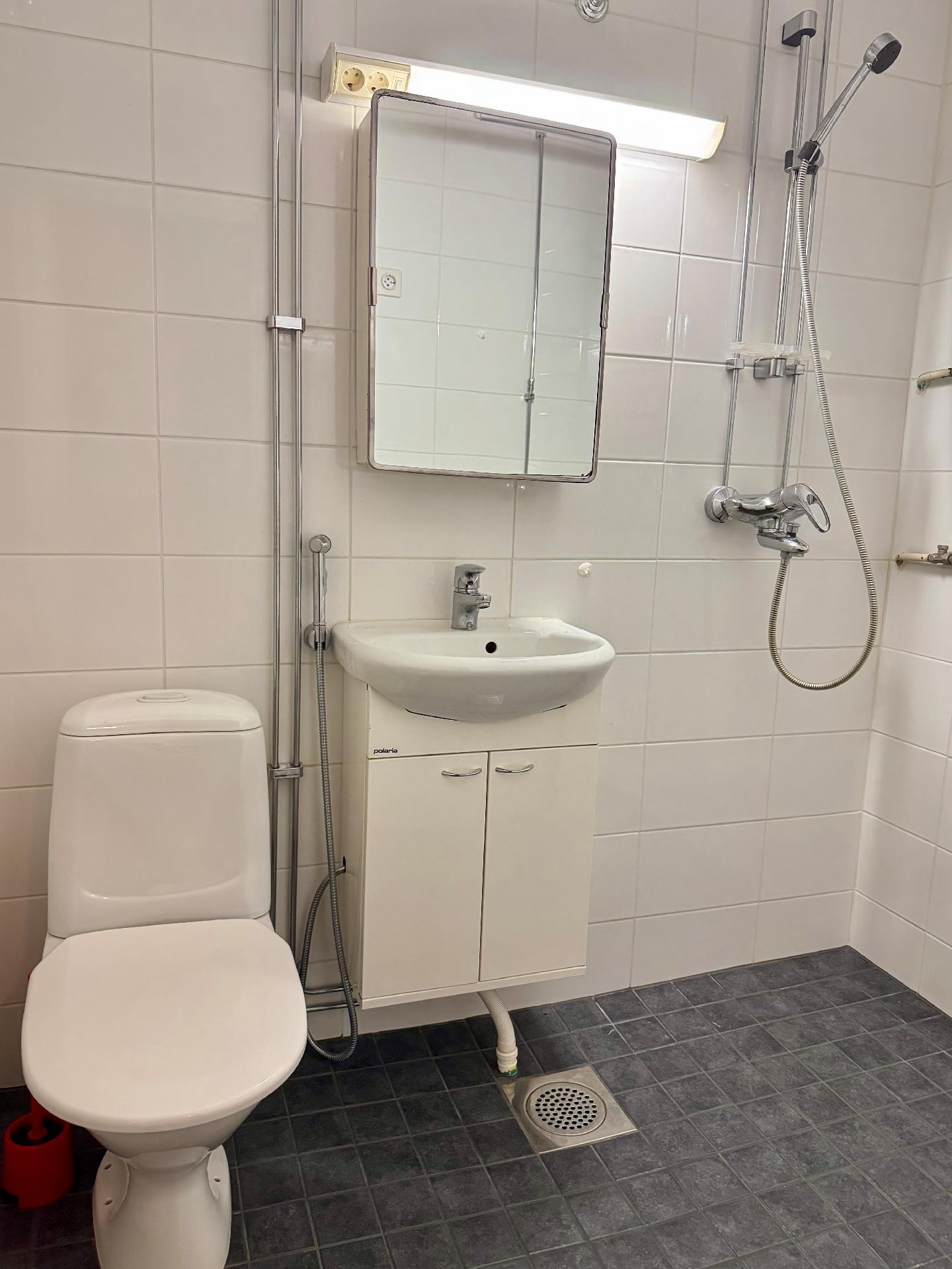 Pesuhuone remontoitu