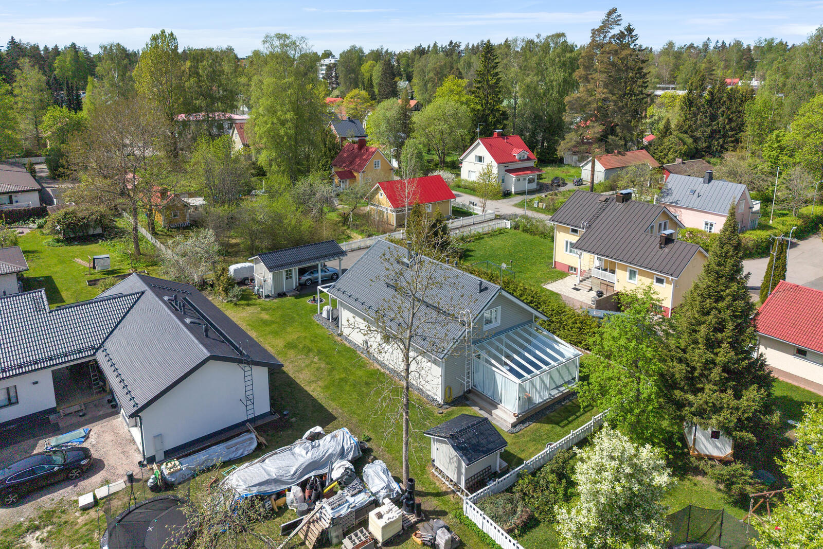 ...rauhallinen pientaloalue...