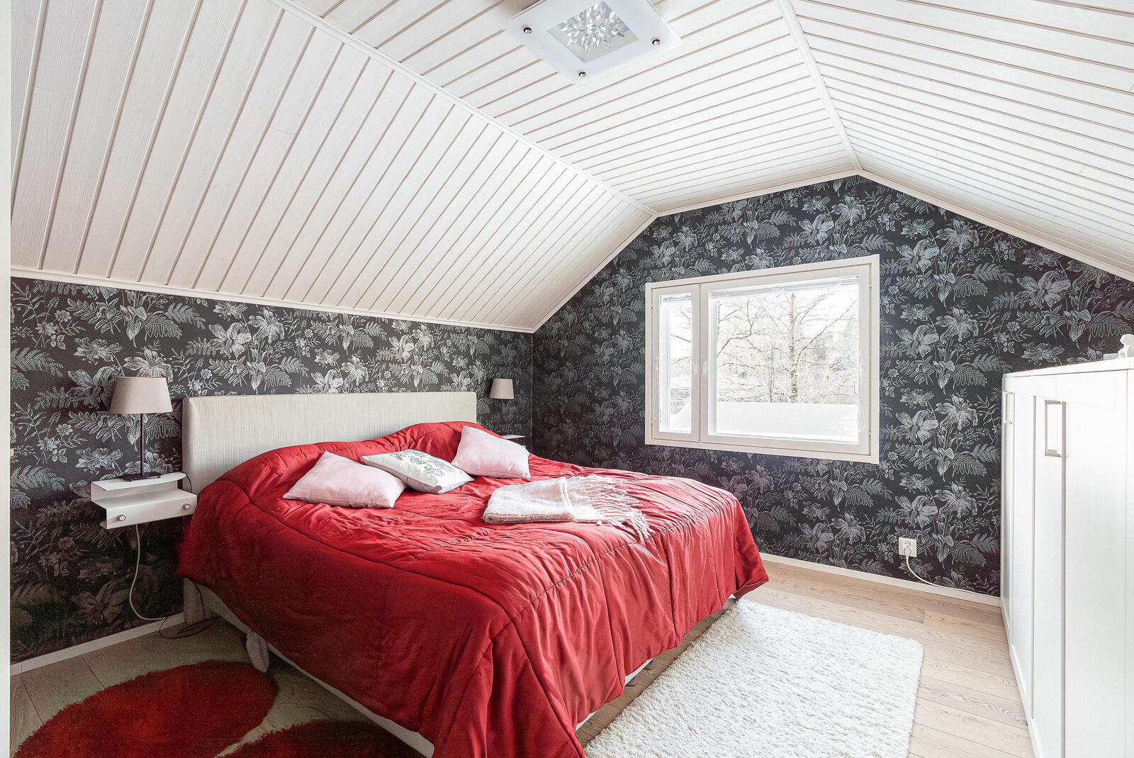 Yläkerran makuuhuone