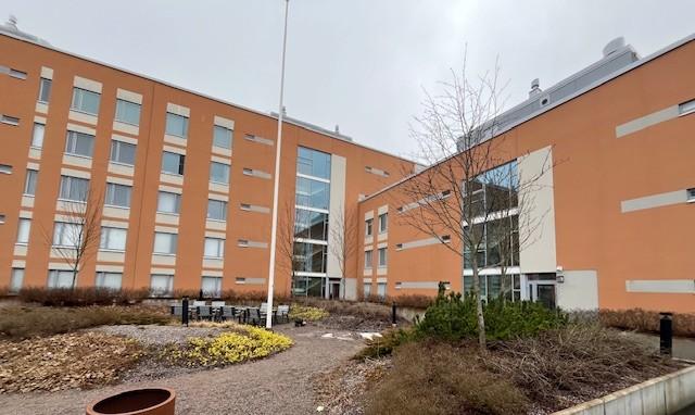 Julkisivu sisäpihan puolelta