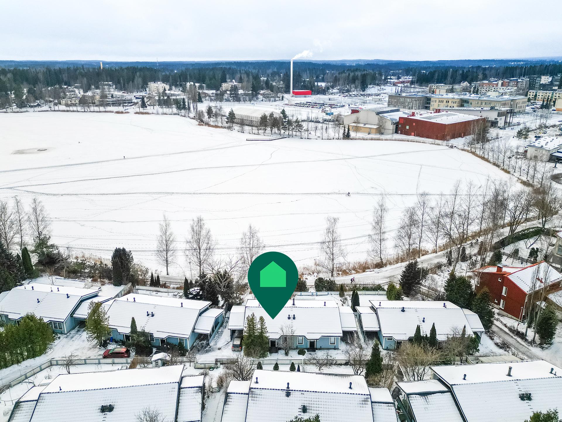 Pirkkalan palvelut ovat vain kivenheiton päässä.