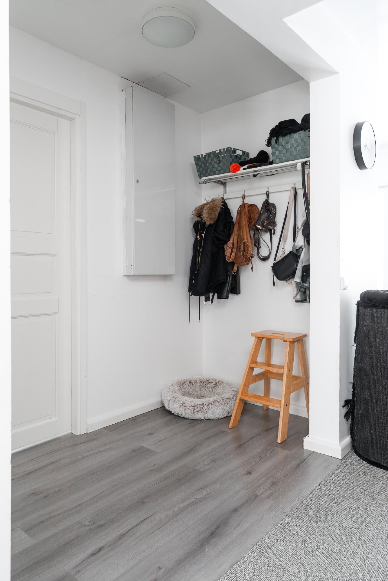 A huoneiston eteinen