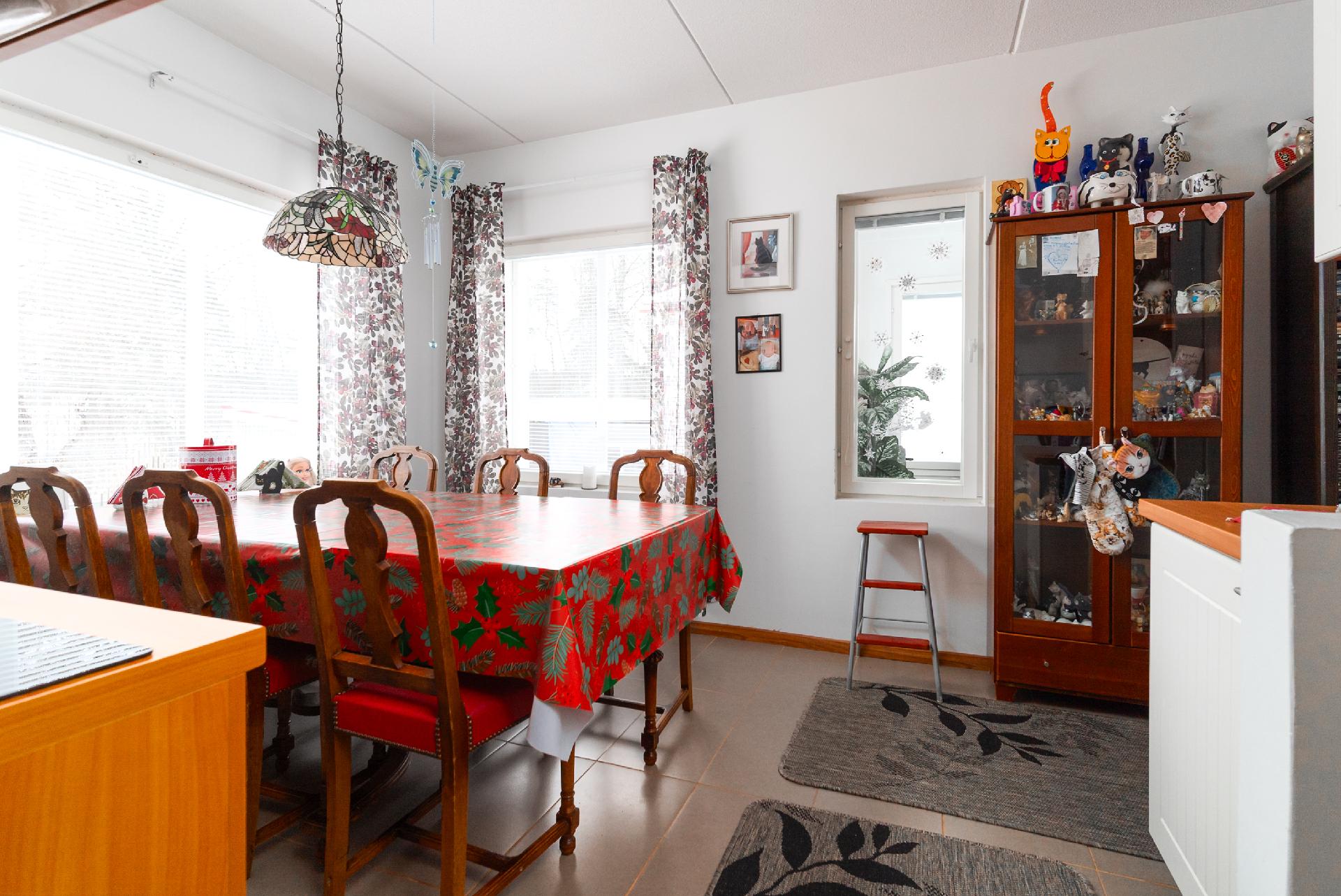 B huoneiston ruokailutila