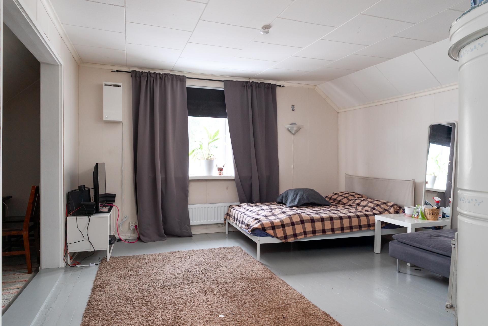 C huoneiston olohuone