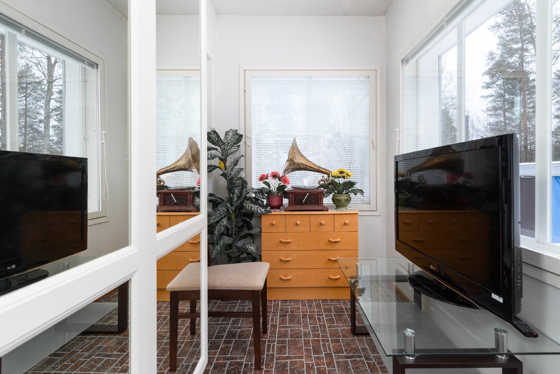 B huoneiston olohuone