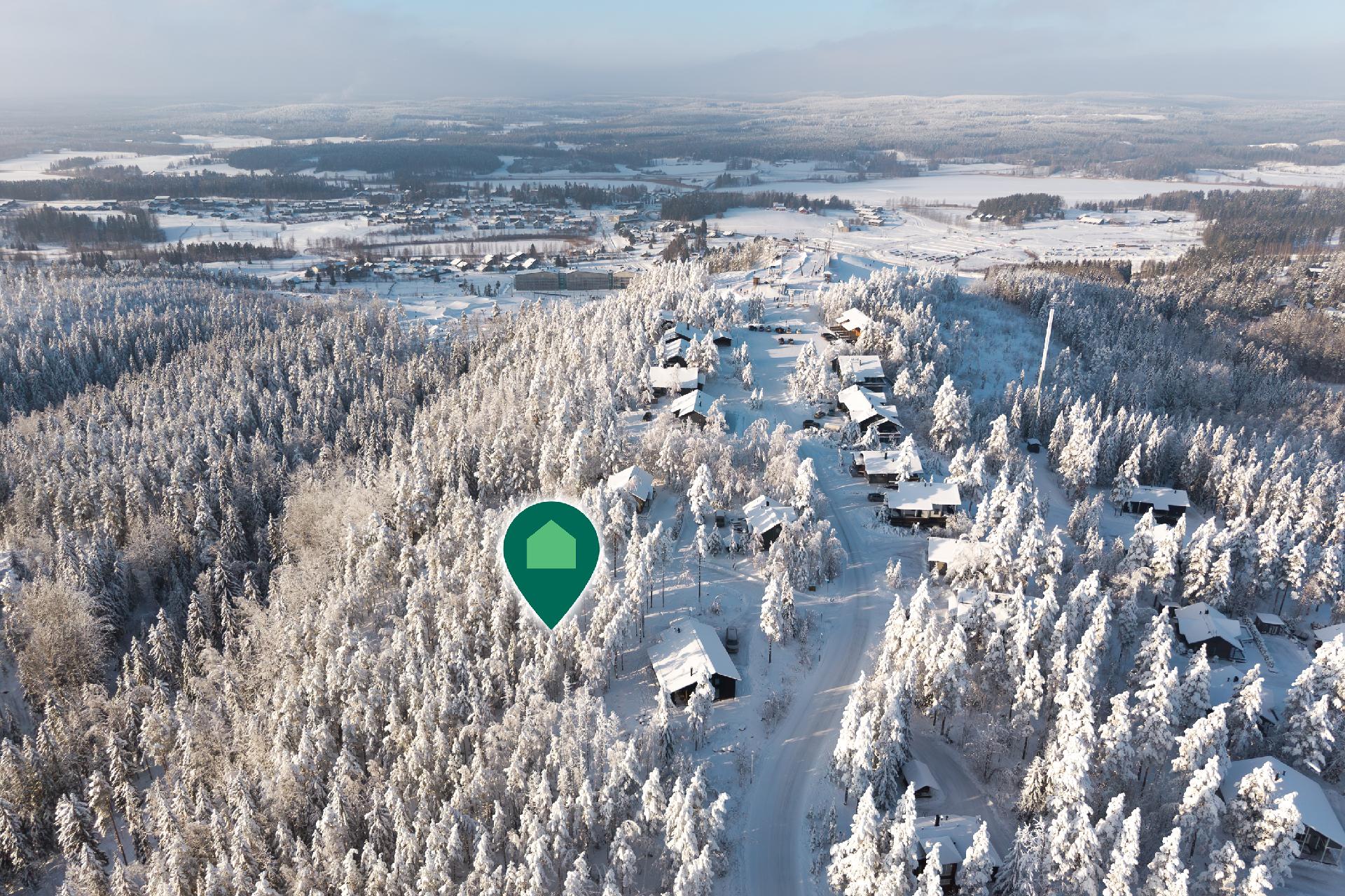 Tontin reunalta rinne alkaa laskemaan jyrkästi alaspäin