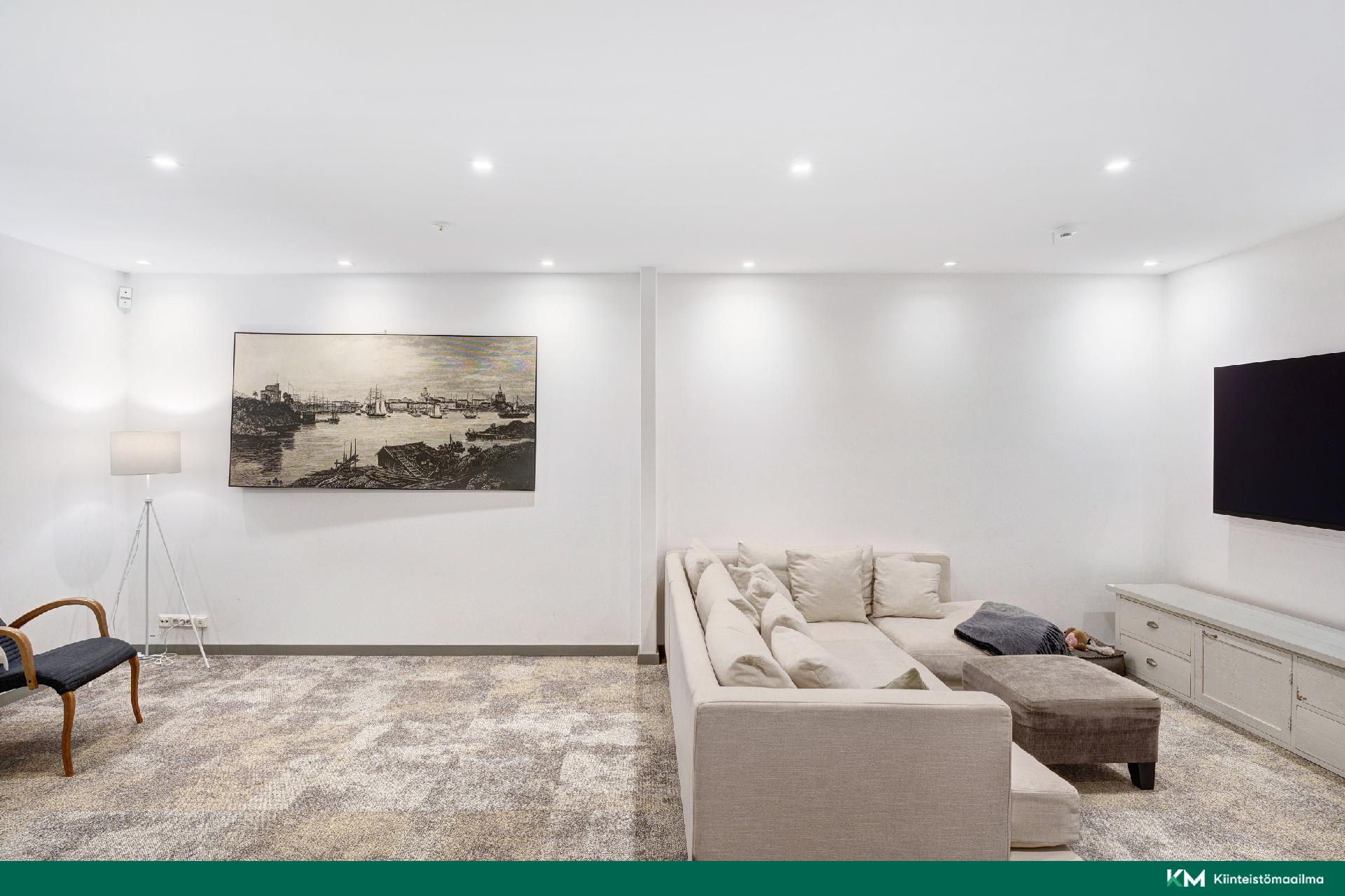 Takkahuone on tilava tila myös harratuksille