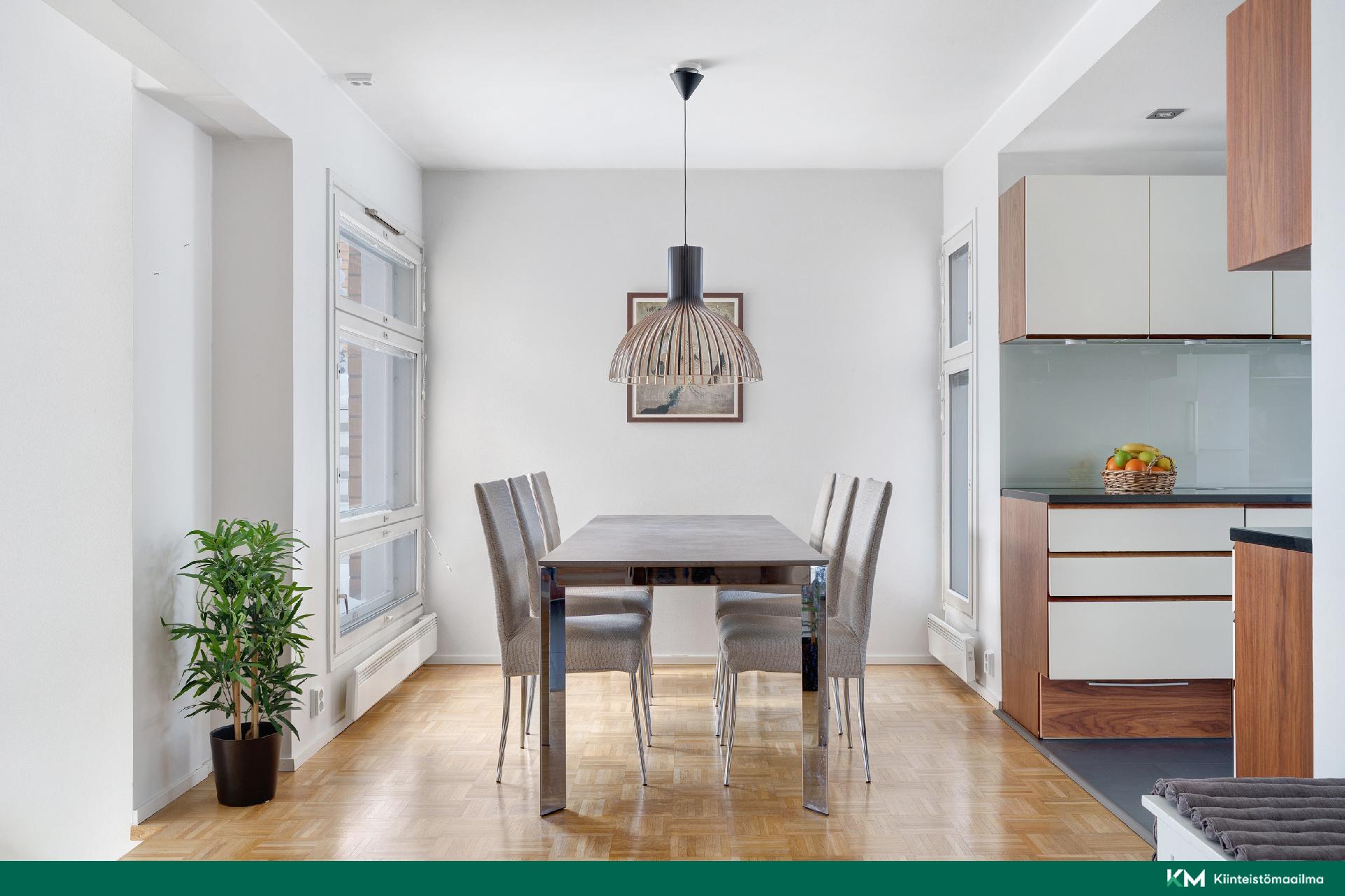 ruokailutila 8 - 10 hlö pöydälle