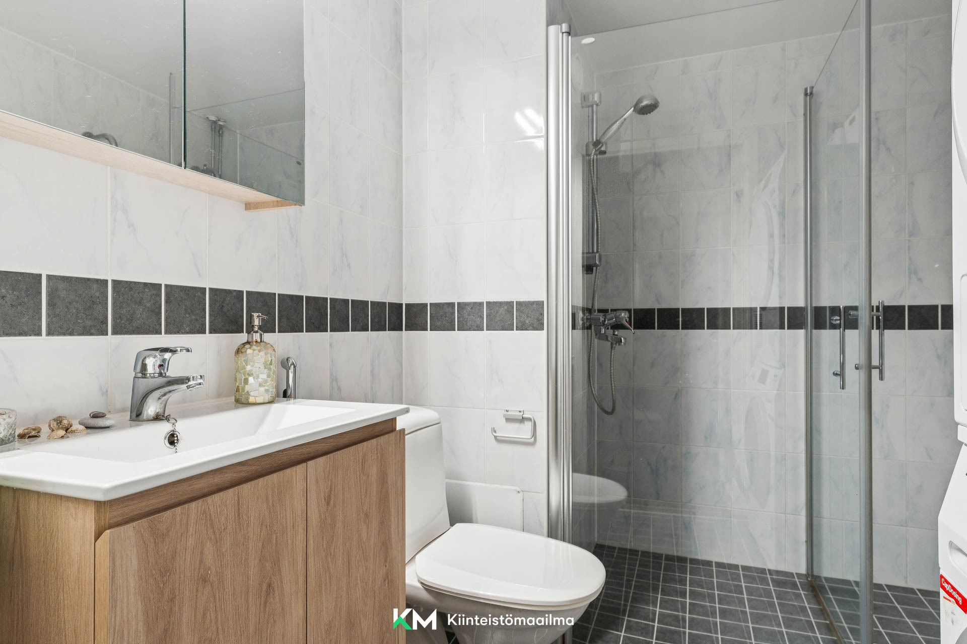 Kylpyhuone on tilava