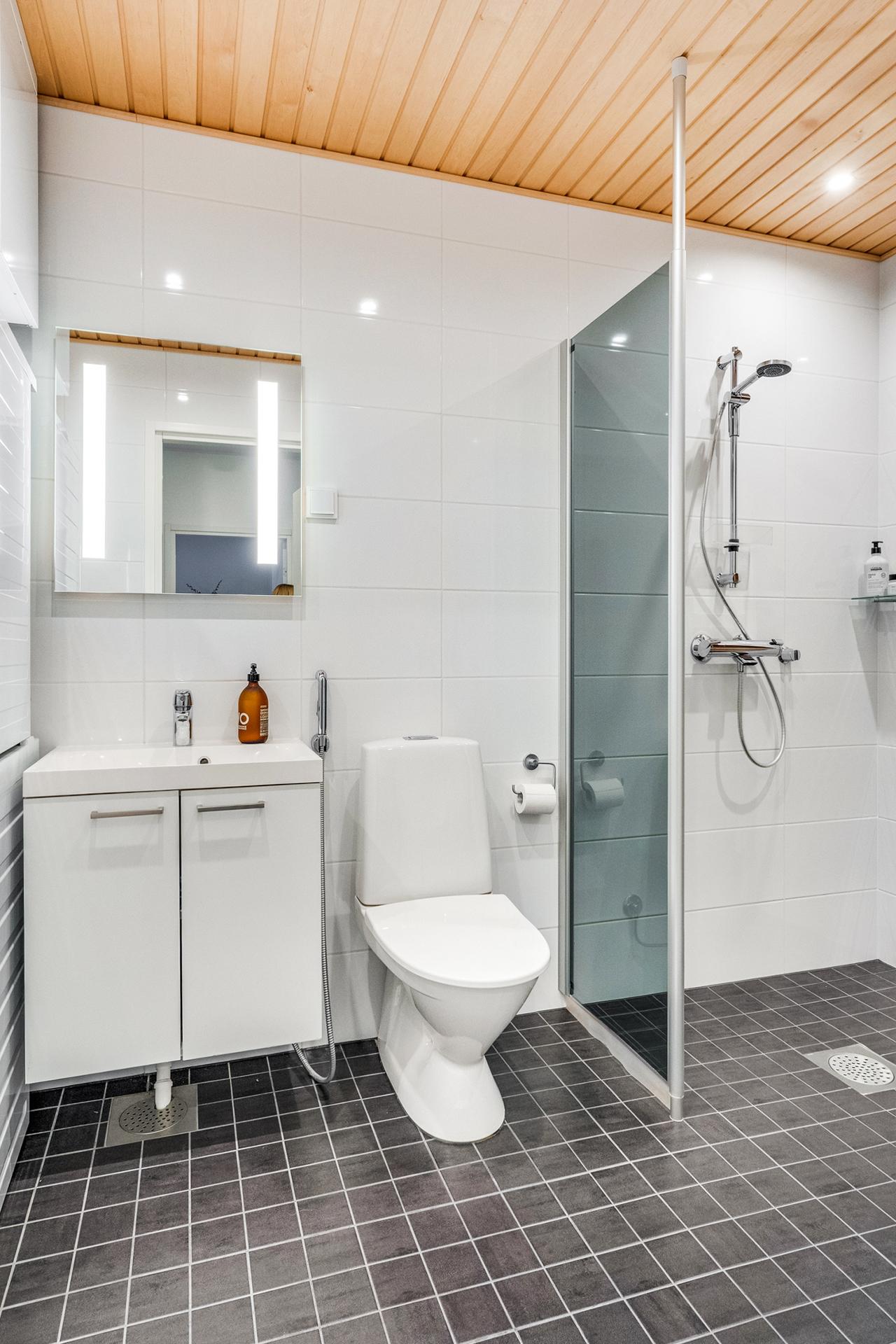 Heinurinkuja 2, Lintuhytti, Tampere