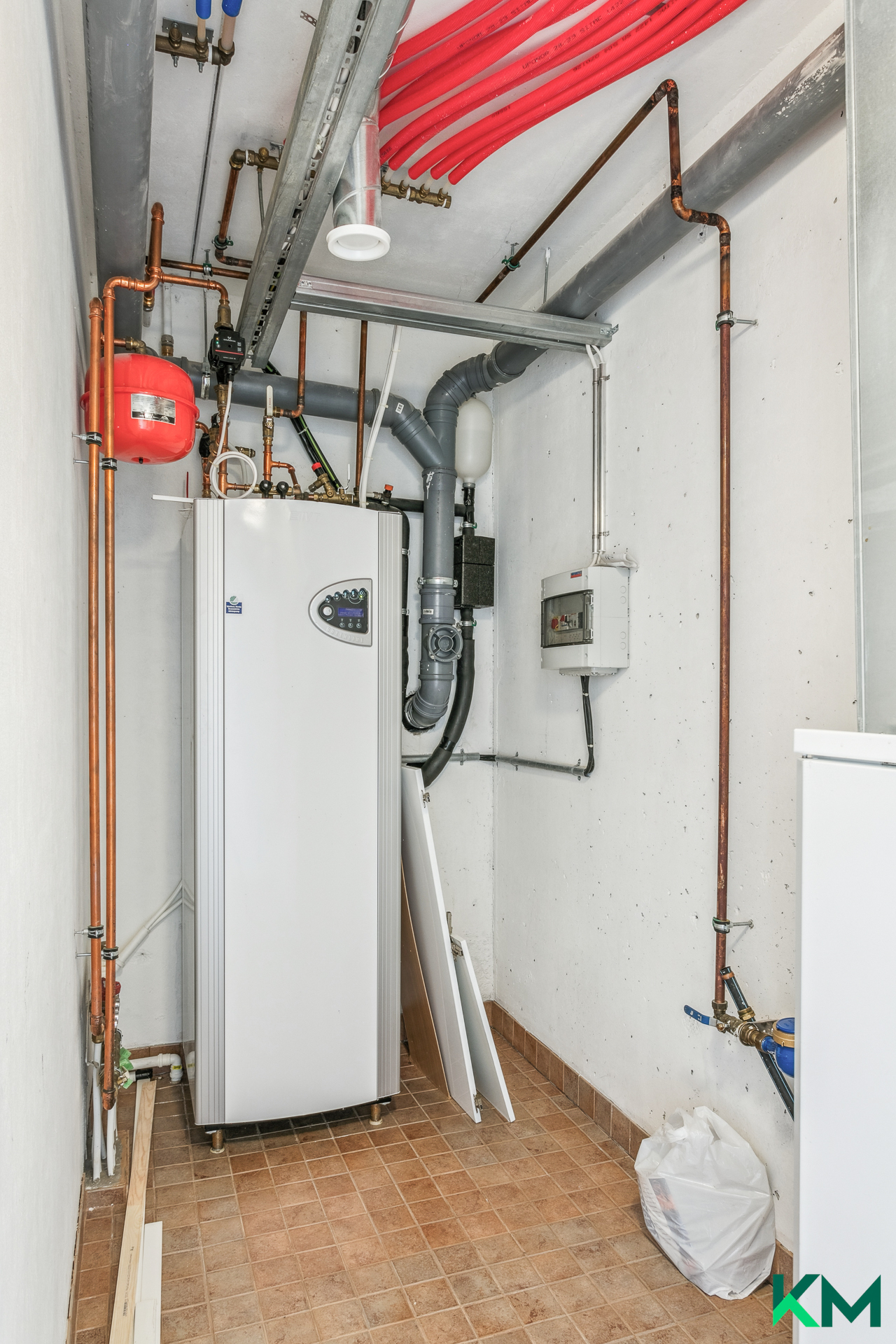 Alakerran talotekniikkaa