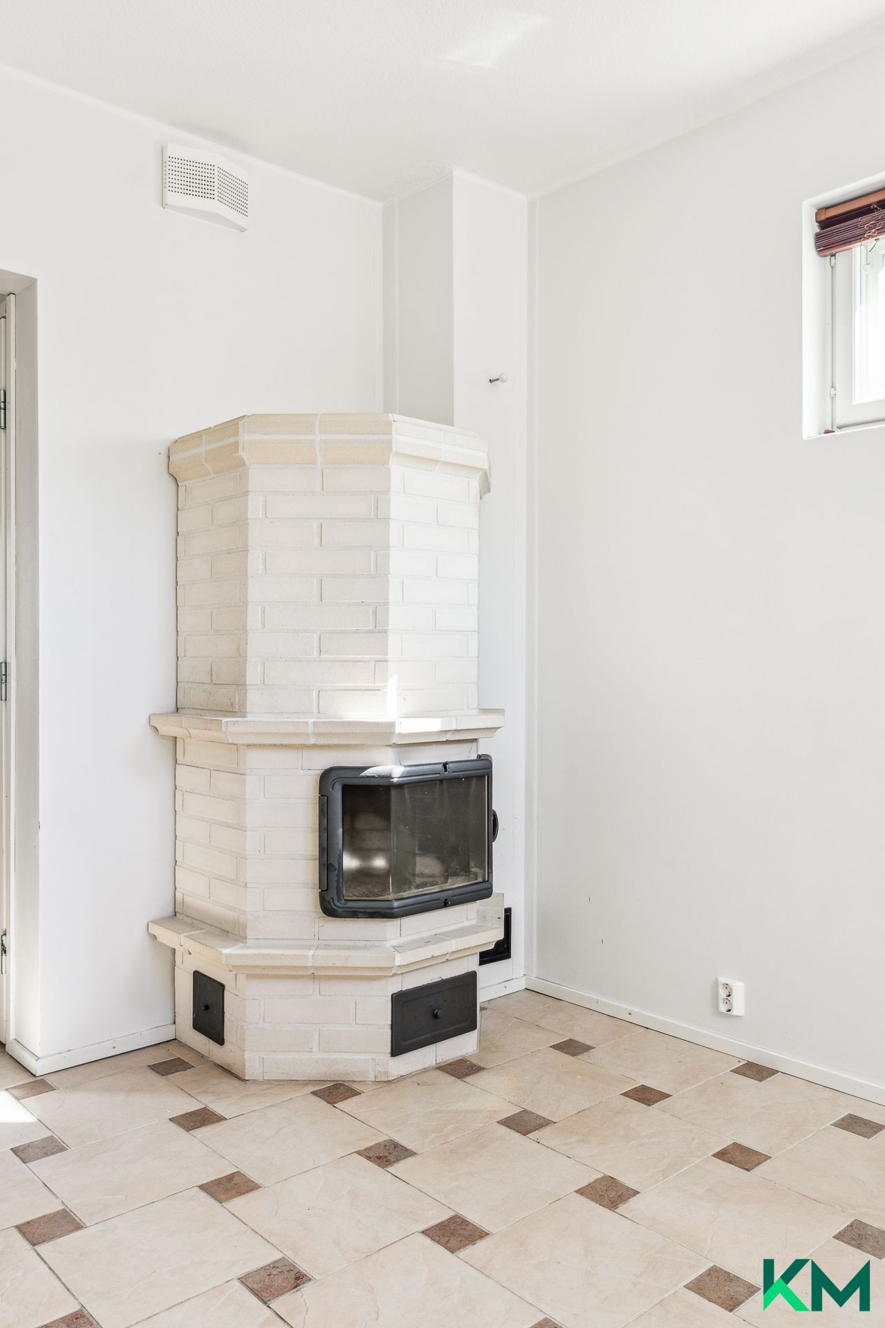 Alakerran takkahuone