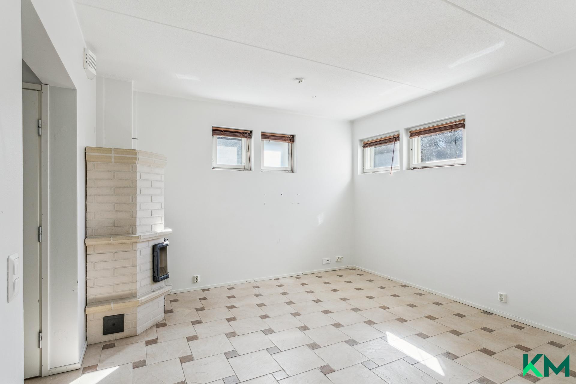 Alakerran takkahuone