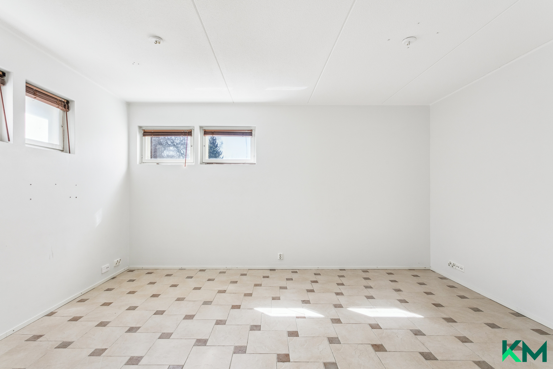 Alakerran takkahuone