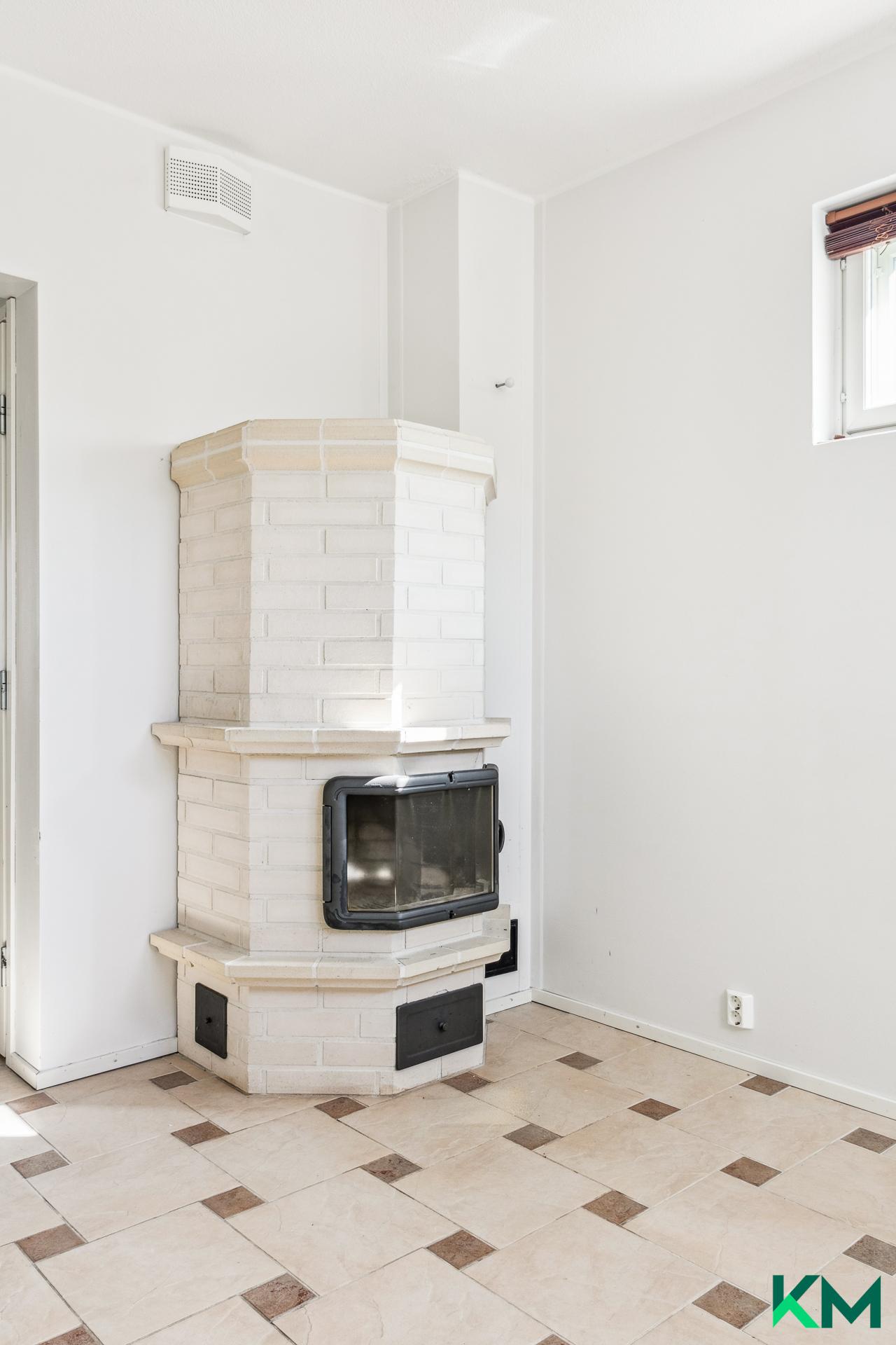 Alakerran takkahuone