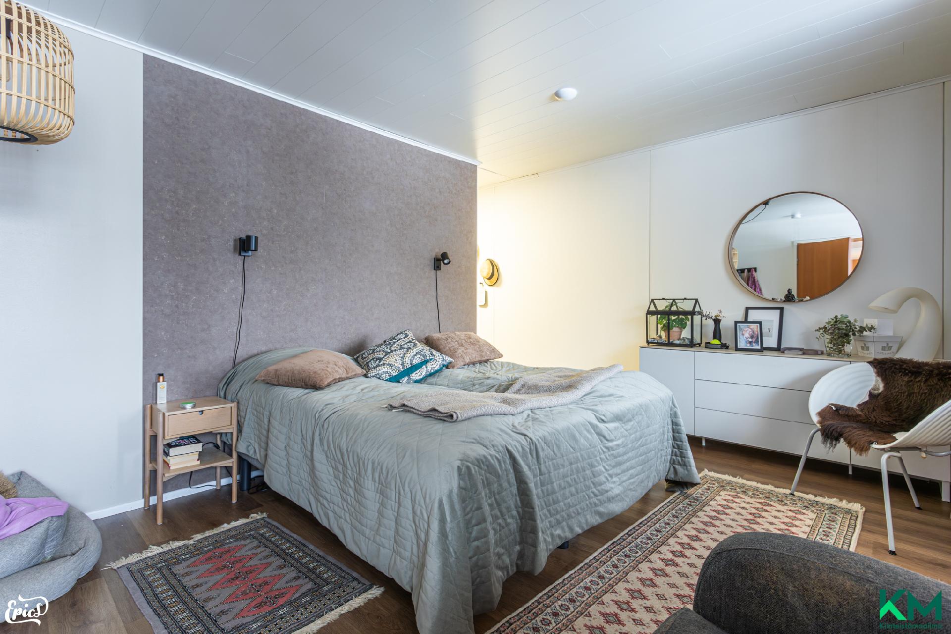 makuuhuone 1 yläkerta