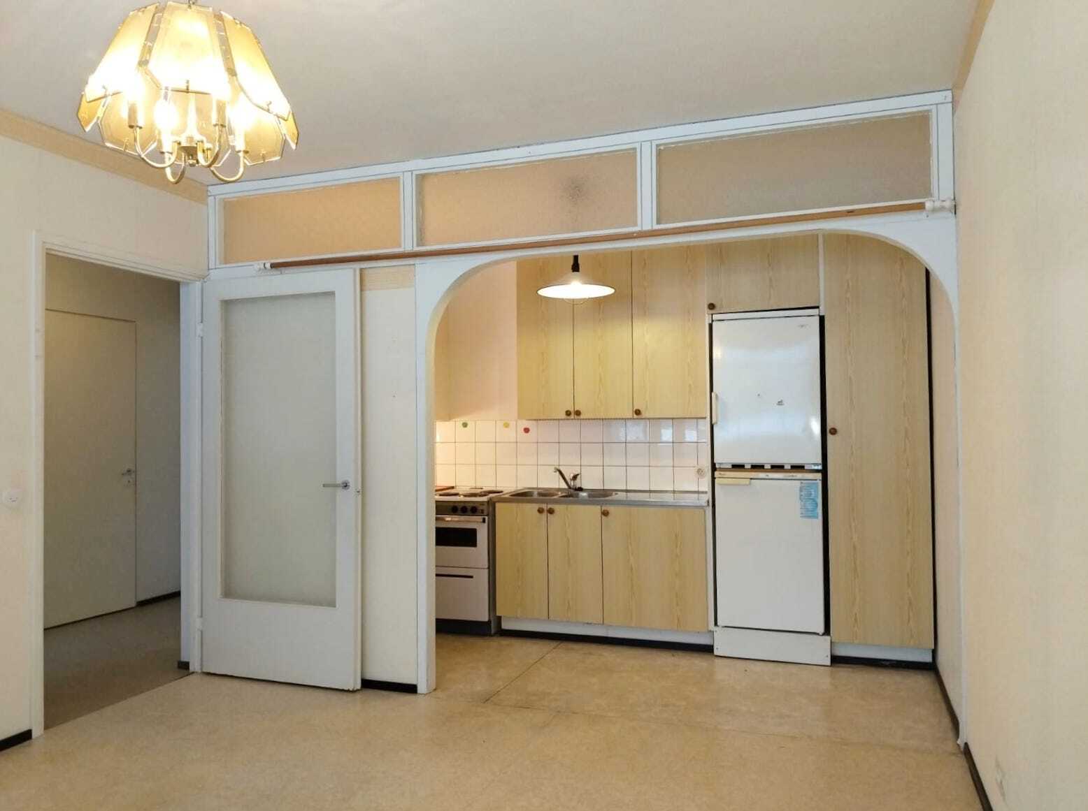 Keittokomero avautuu nätisti olohuoneeseen