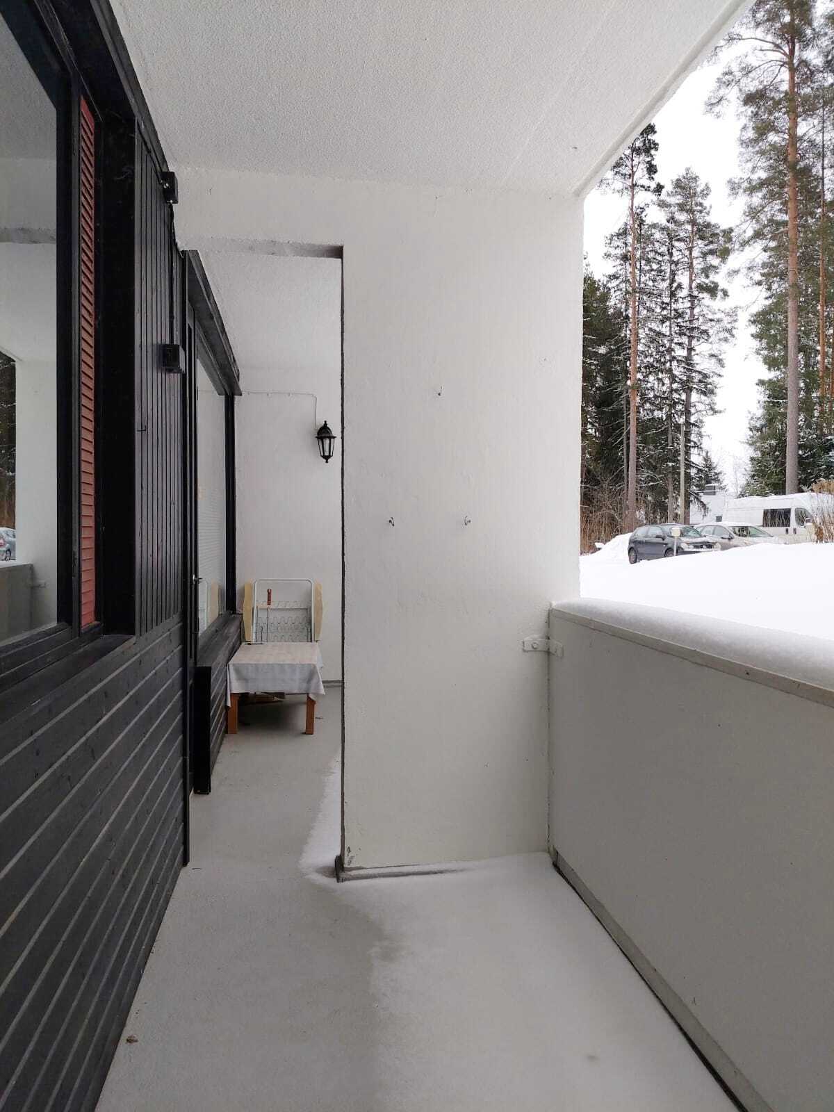 Parveke toisesta suunnasta