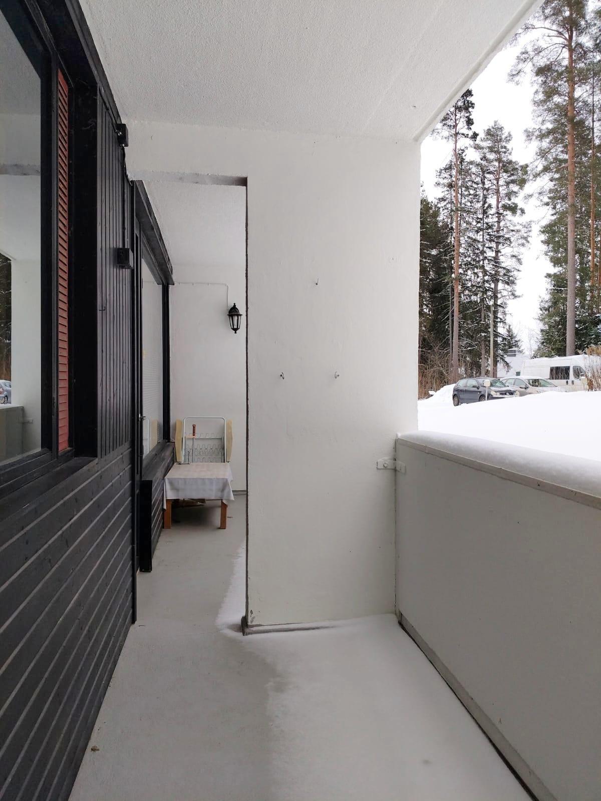 Parveke toisesta suunnasta