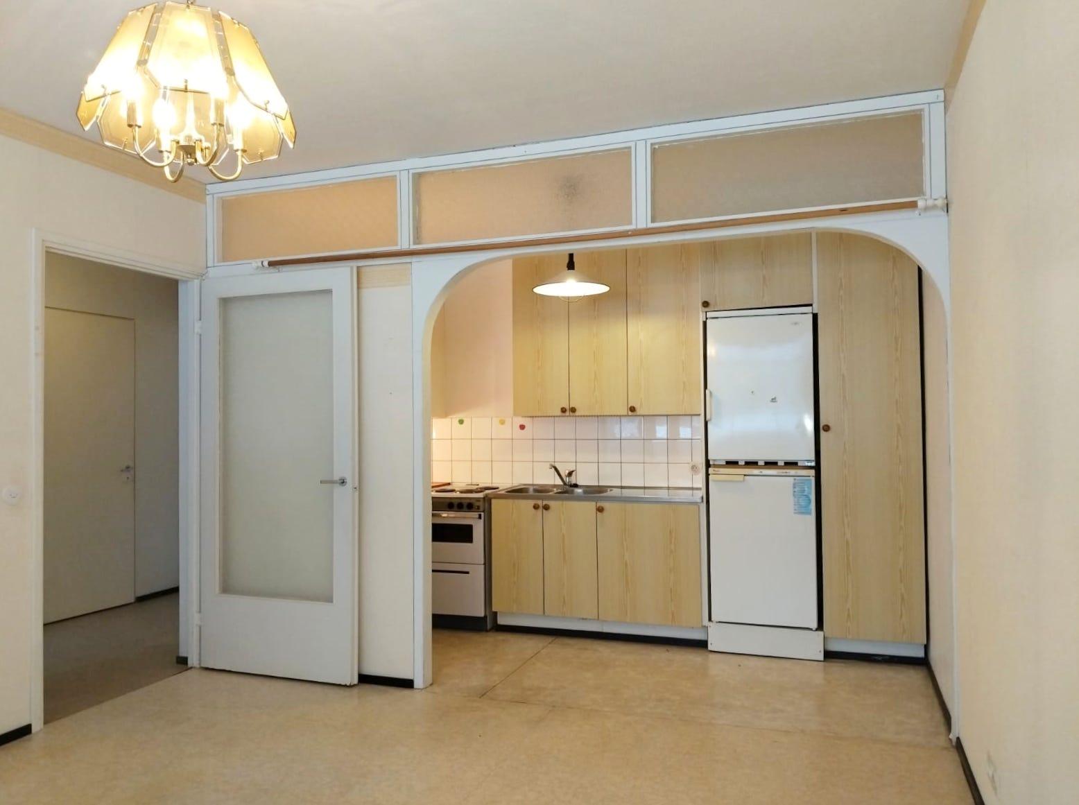 Keittokomero avautuu nätisti olohuoneeseen