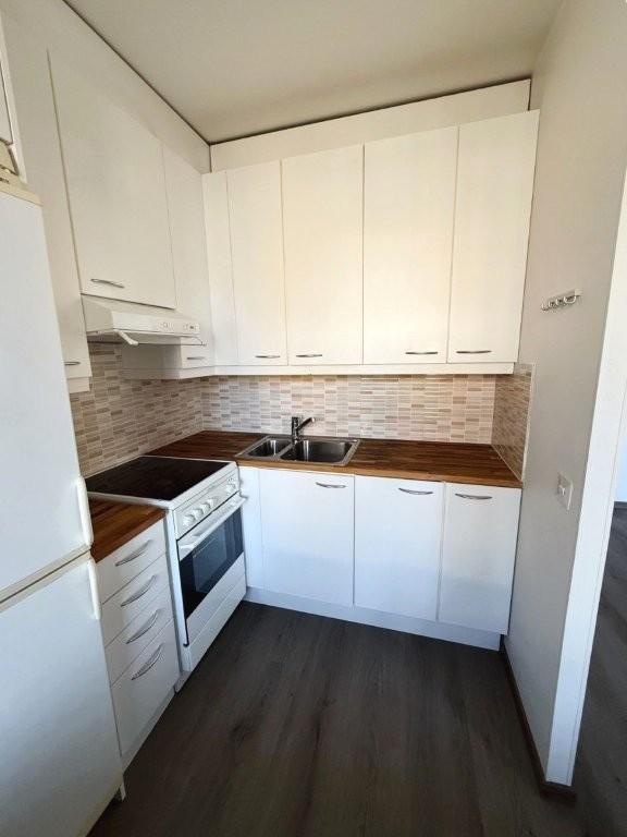 ikkunallinen keittokomero