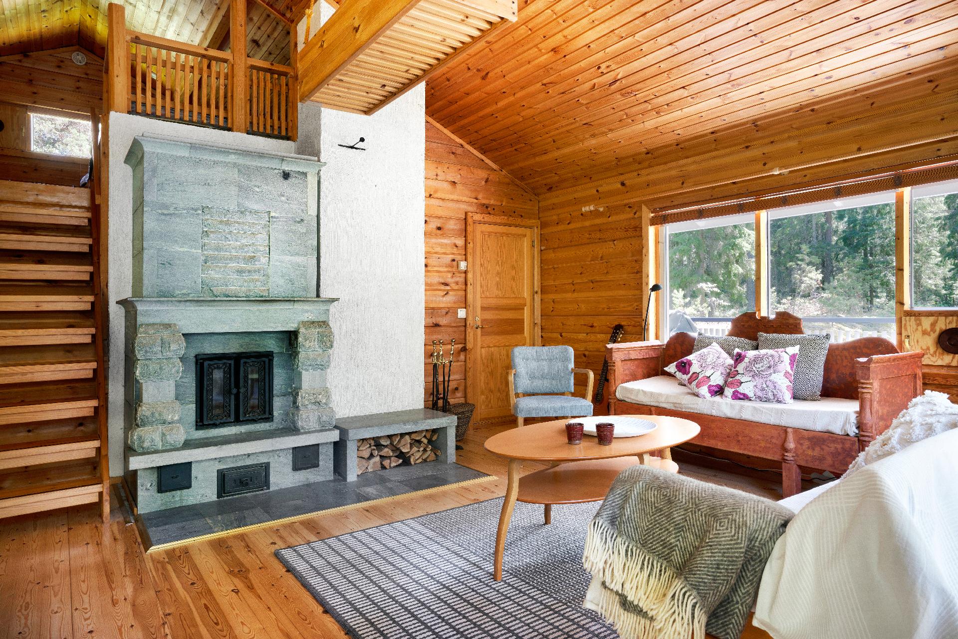 Tuvasta portaat parvelle ja vaivaton kulku saunaosastolle