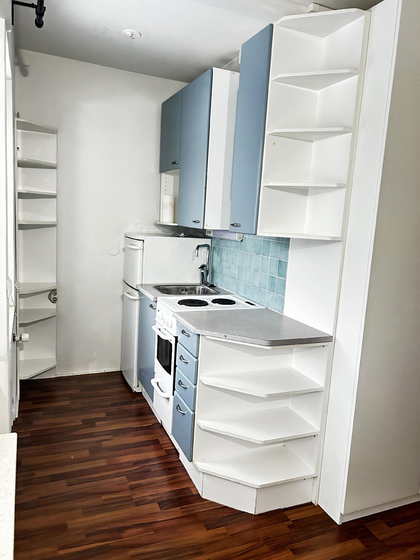 ikkunallinen keittokomero