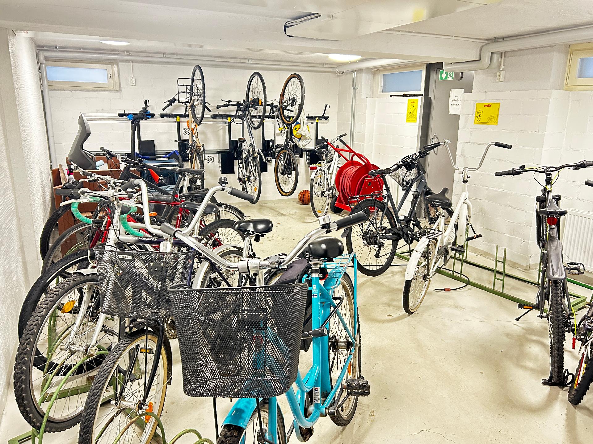 ulkoiluvälinevarasto