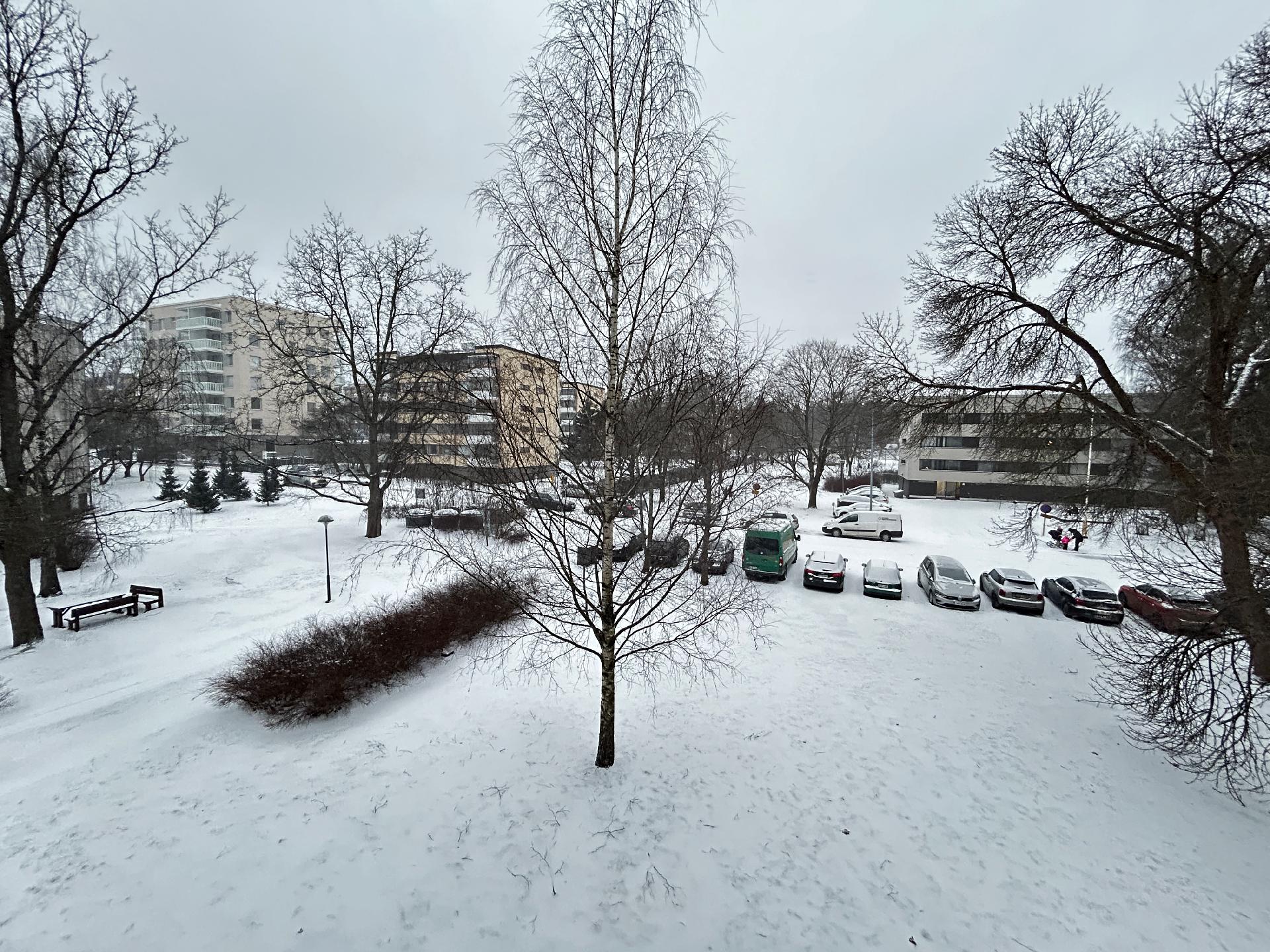 avarat puistomaiset näkymät länteen