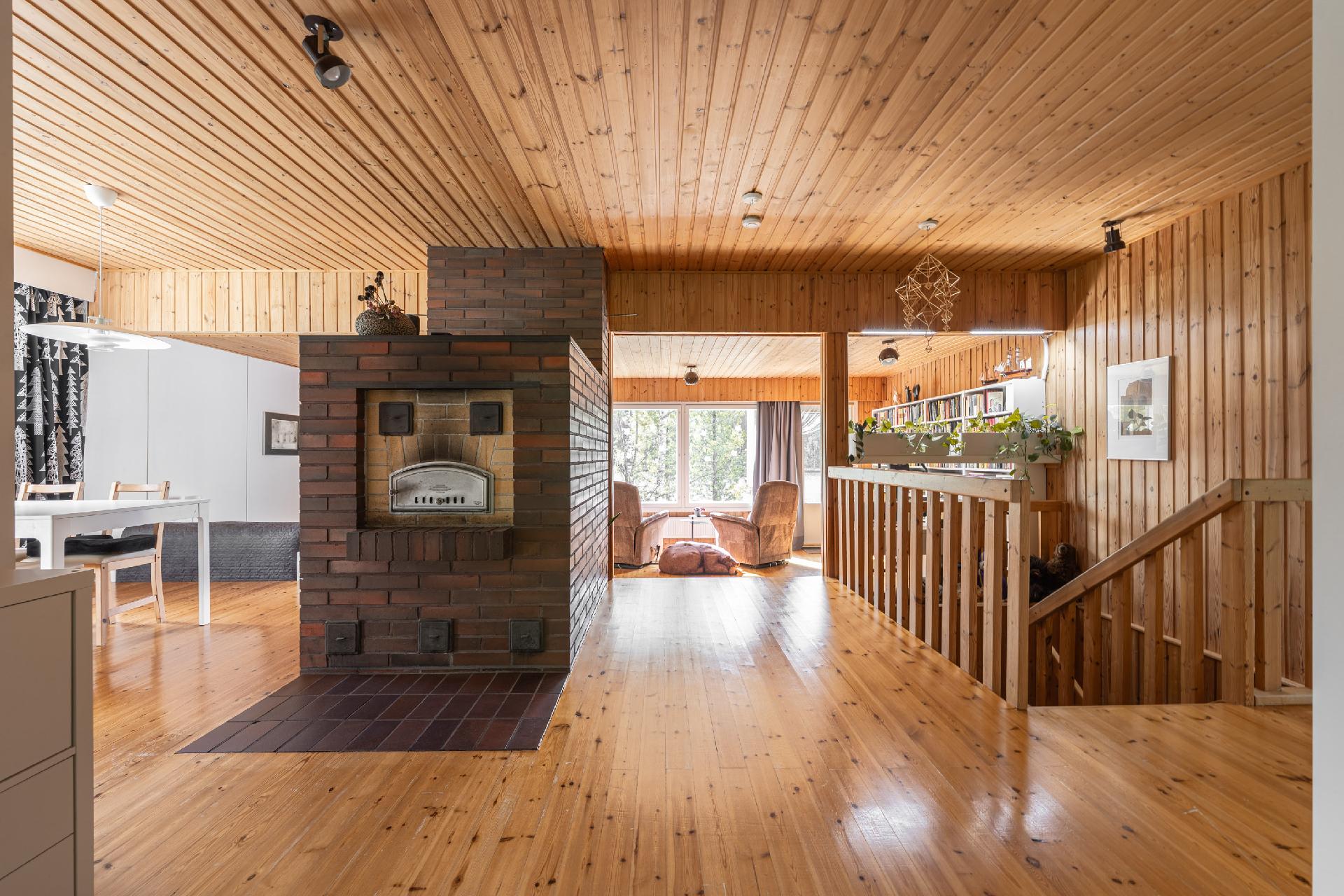 Yläkerrassa leivinuuni