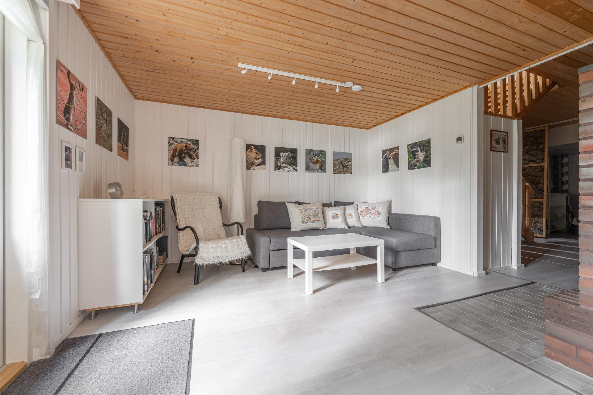 Alakerran takkahuone