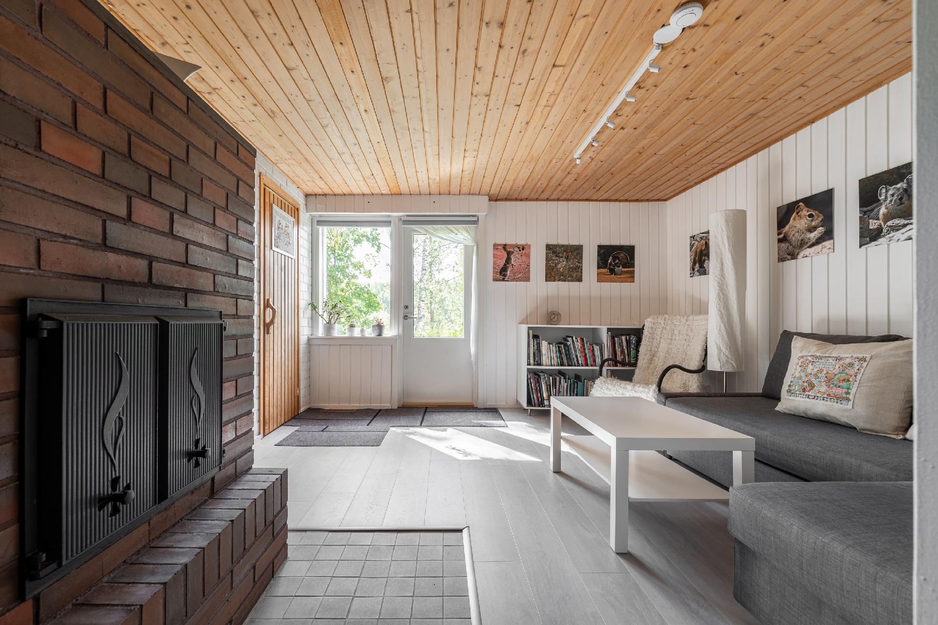 Alakerran takkahuone